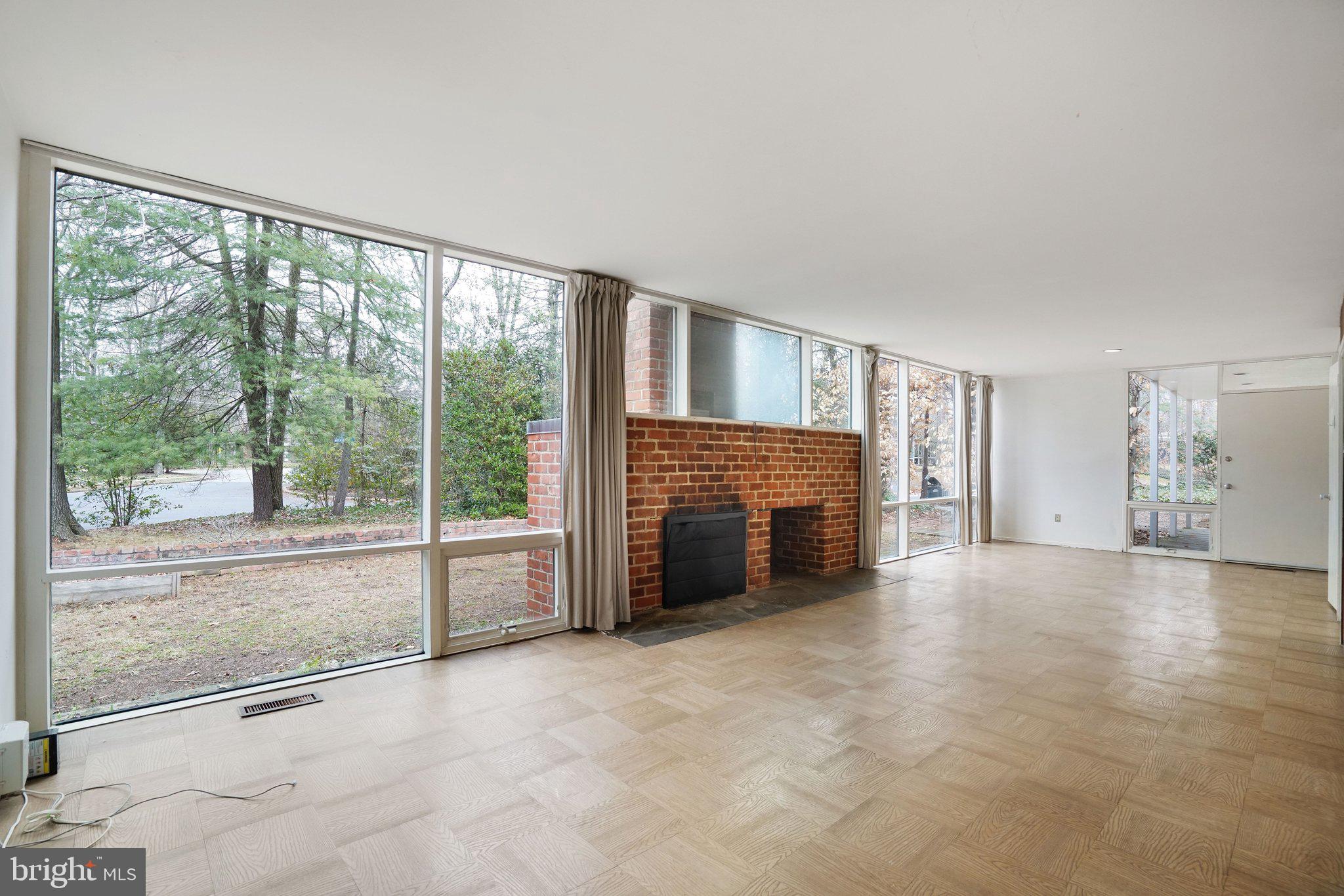 HOLLIN HILLS - Residential