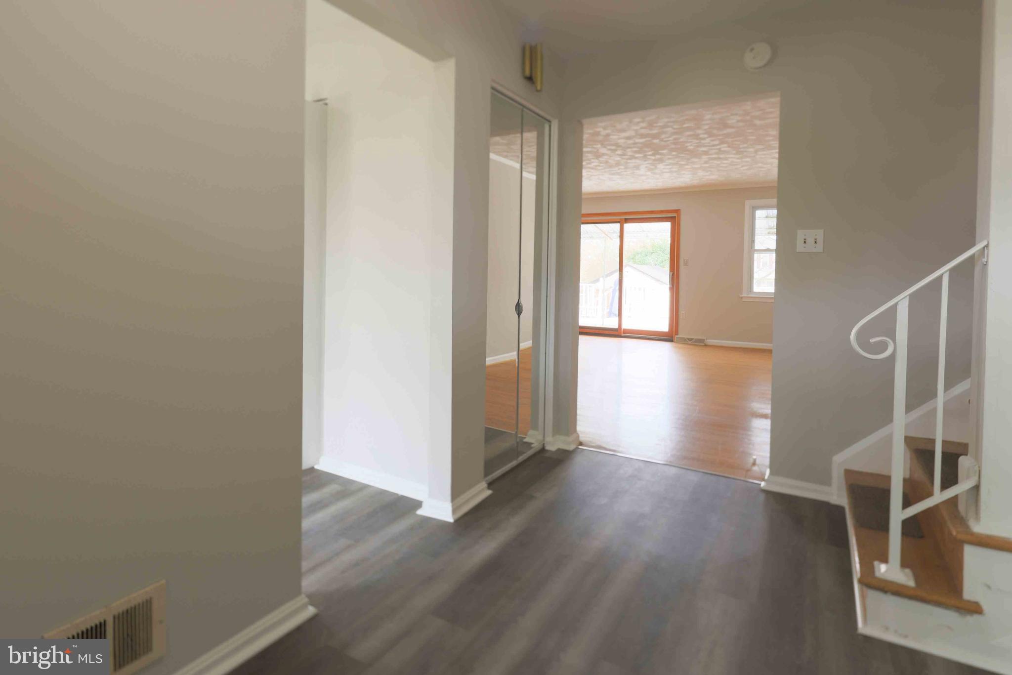 WHITE OAK MANOR - Residential