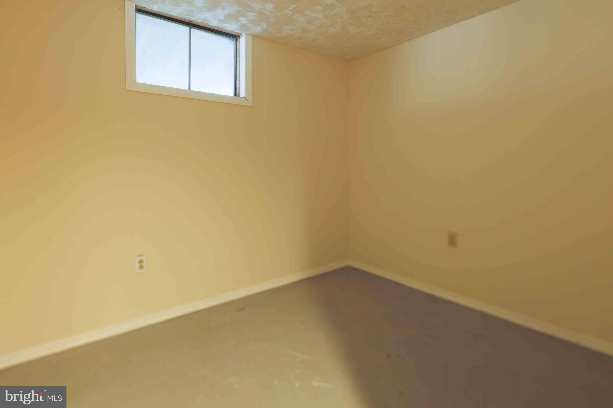 WHITE OAK MANOR - Residential