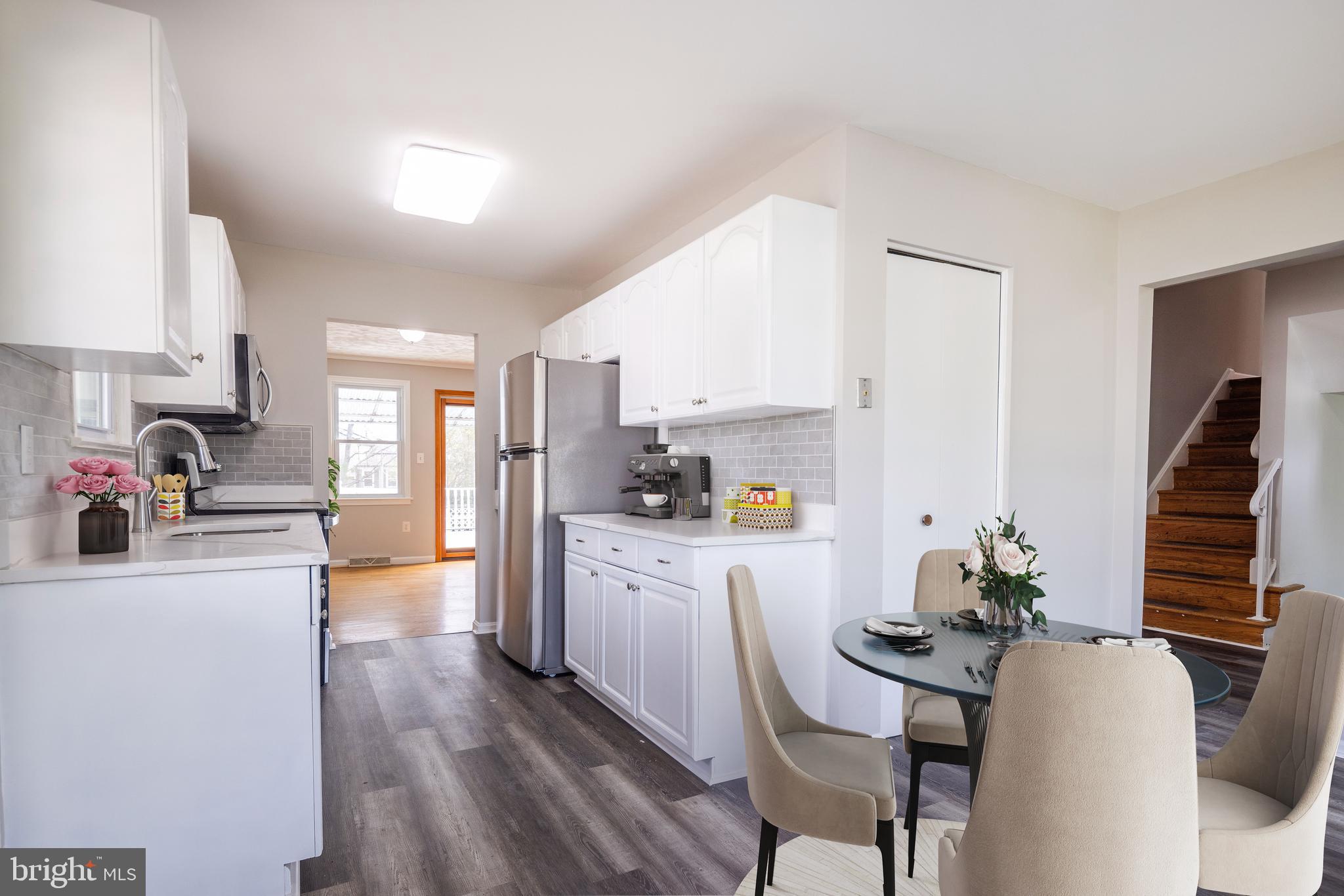 WHITE OAK MANOR - Residential