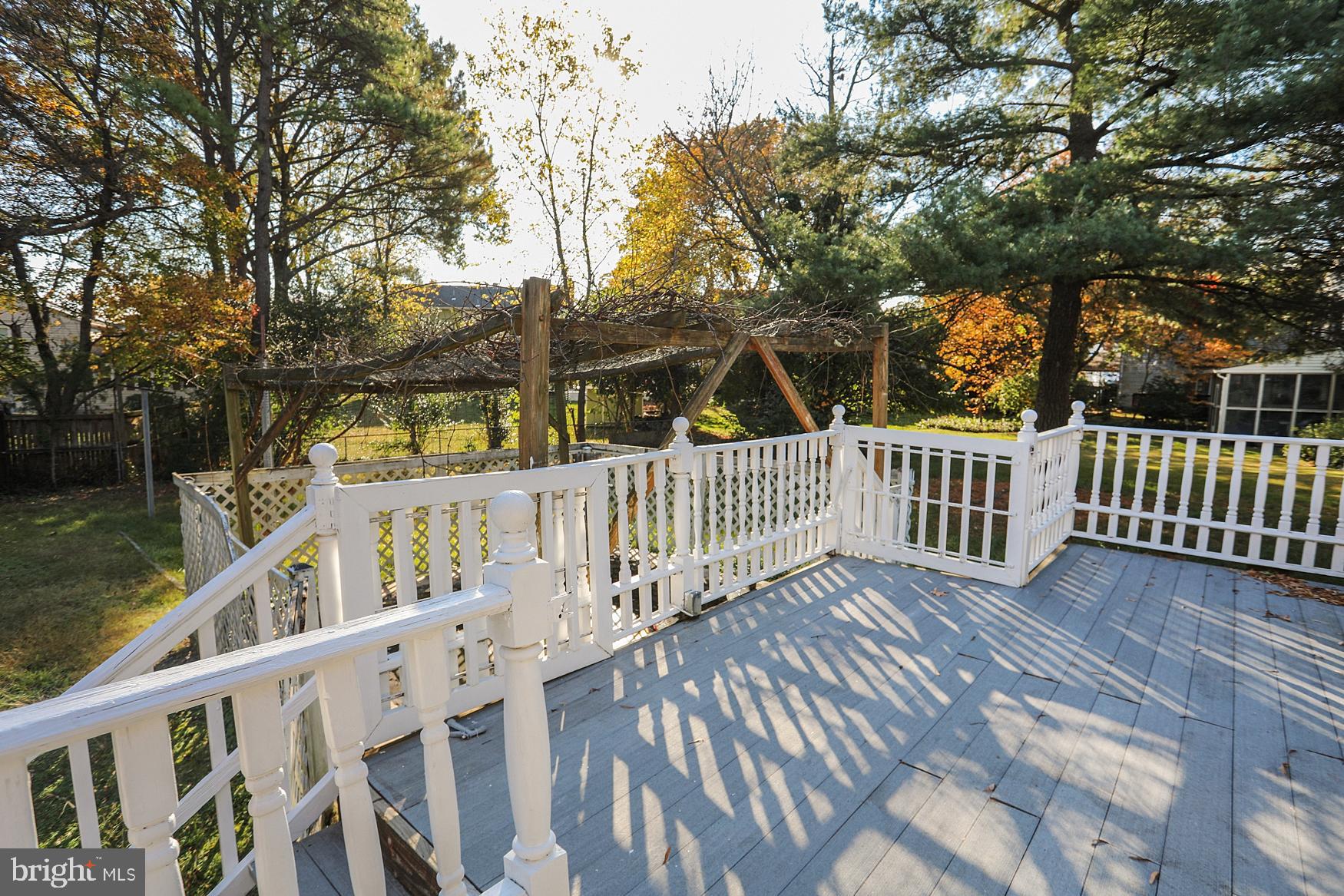 WHITE OAK MANOR - Residential