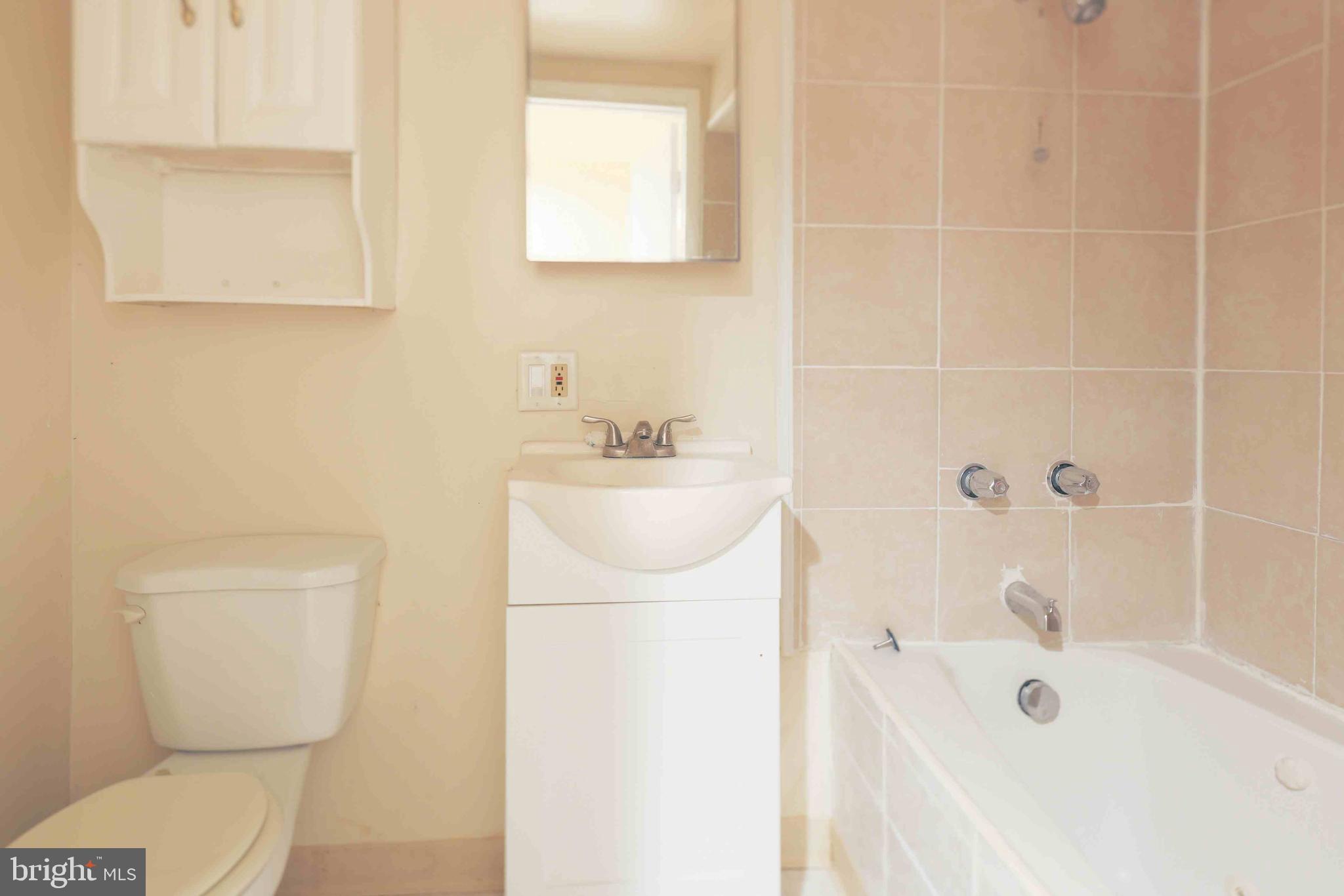 WHITE OAK MANOR - Residential