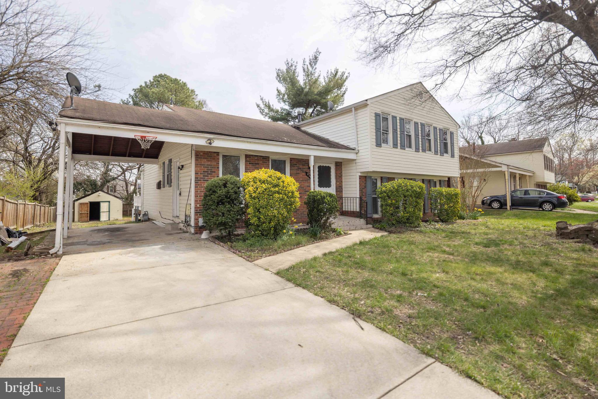 WHITE OAK MANOR - Residential