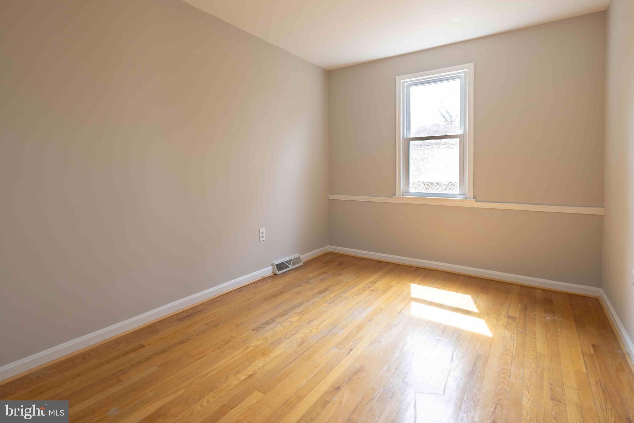 WHITE OAK MANOR - Residential