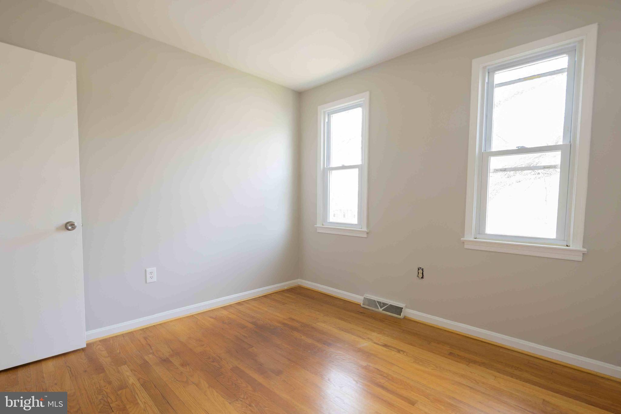 WHITE OAK MANOR - Residential