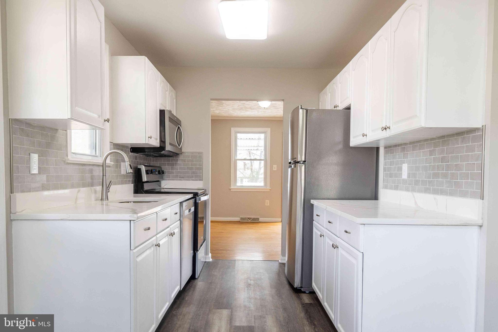 WHITE OAK MANOR - Residential