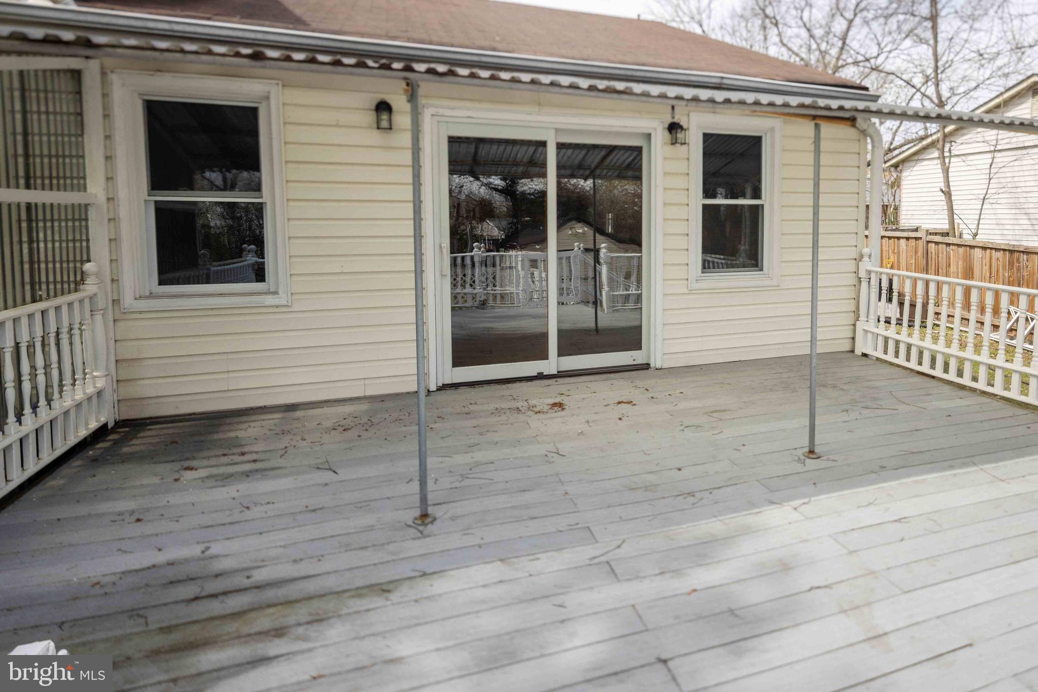 WHITE OAK MANOR - Residential