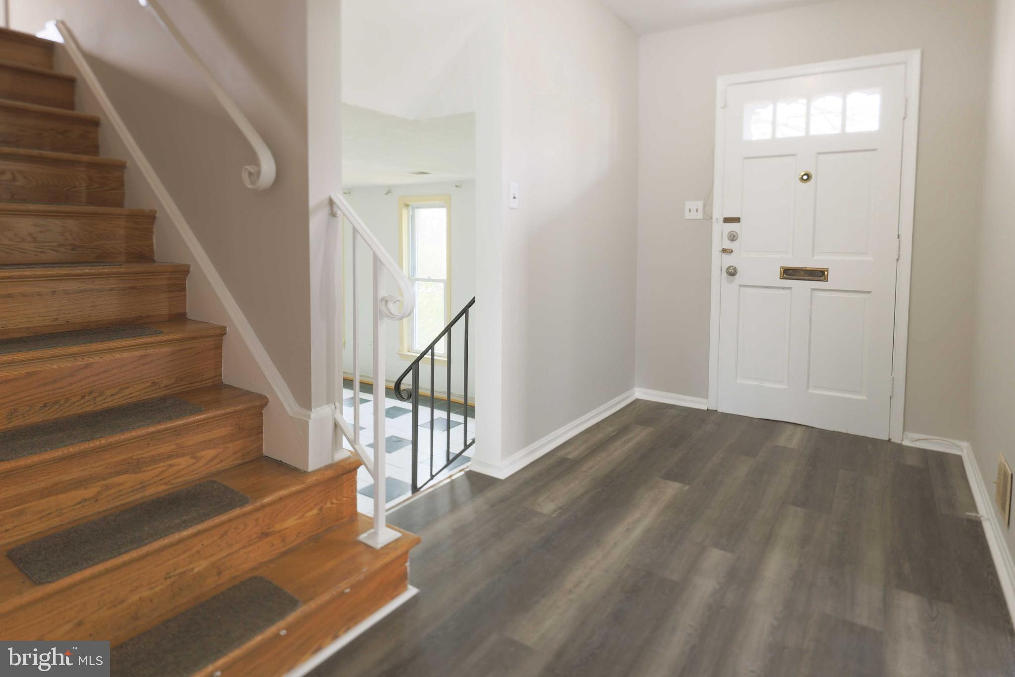 WHITE OAK MANOR - Residential