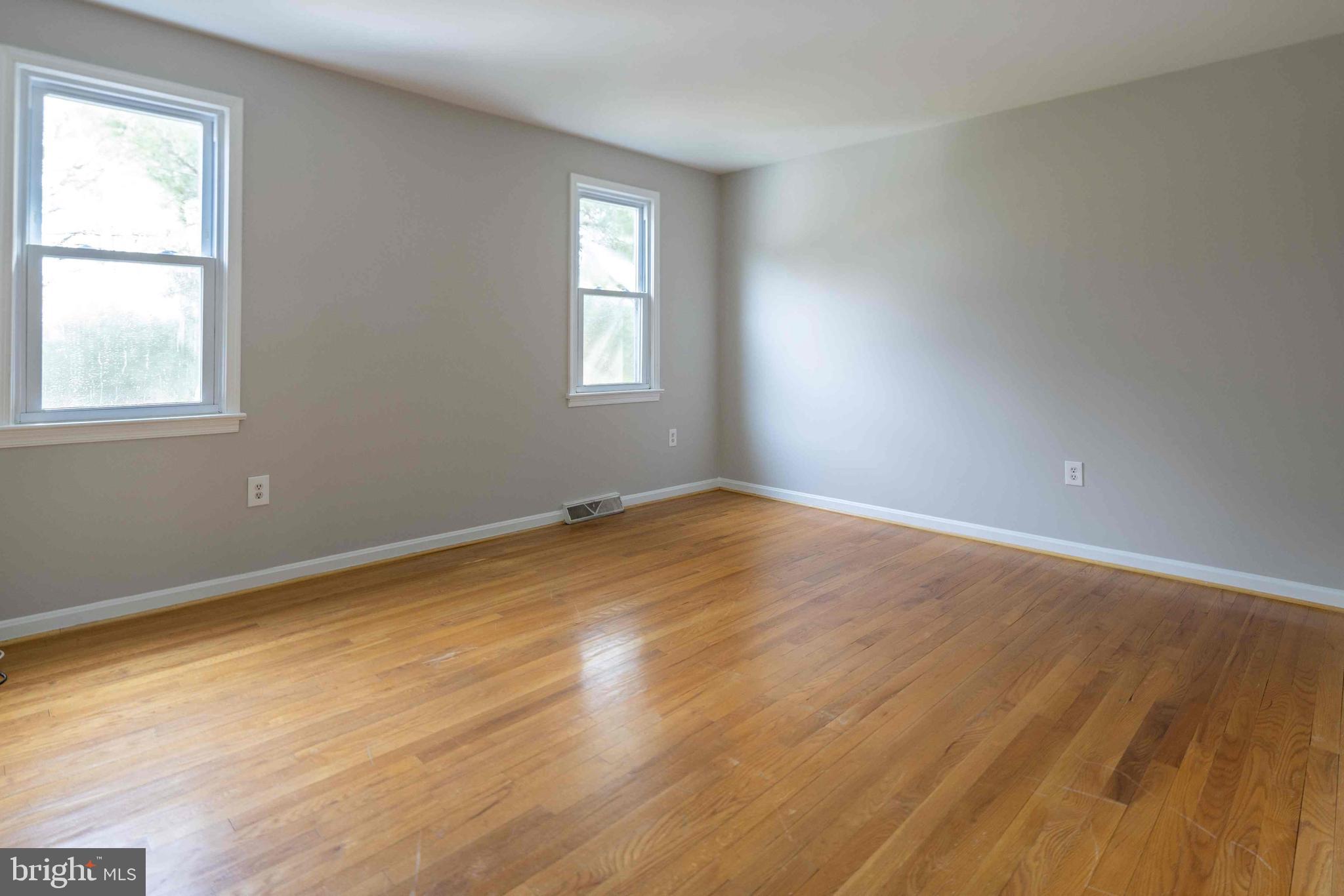 WHITE OAK MANOR - Residential