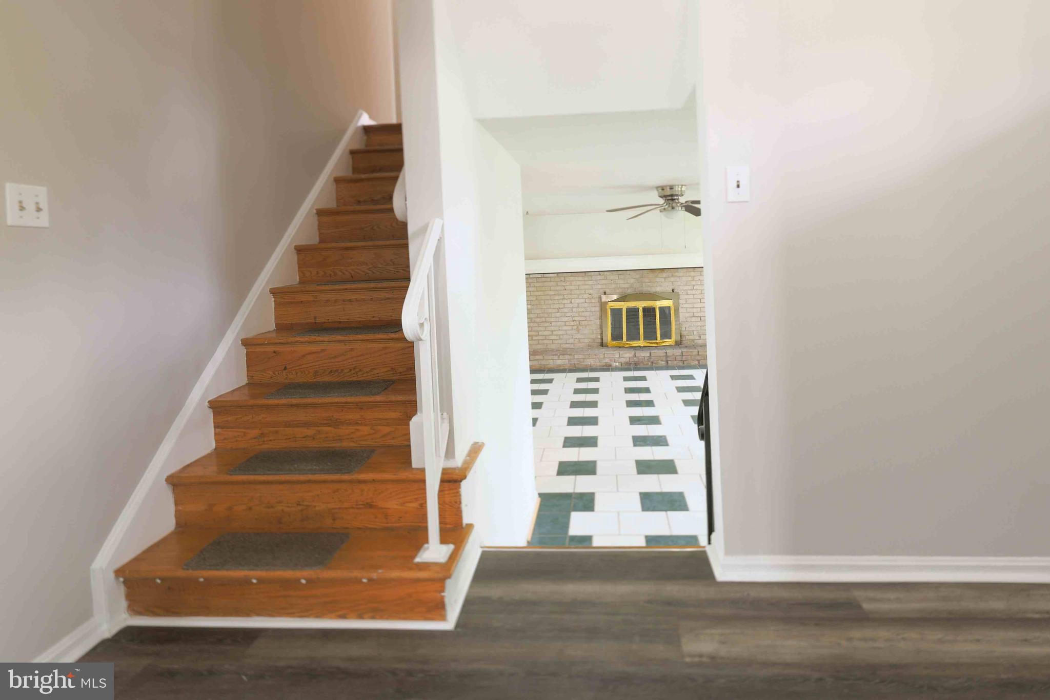 WHITE OAK MANOR - Residential