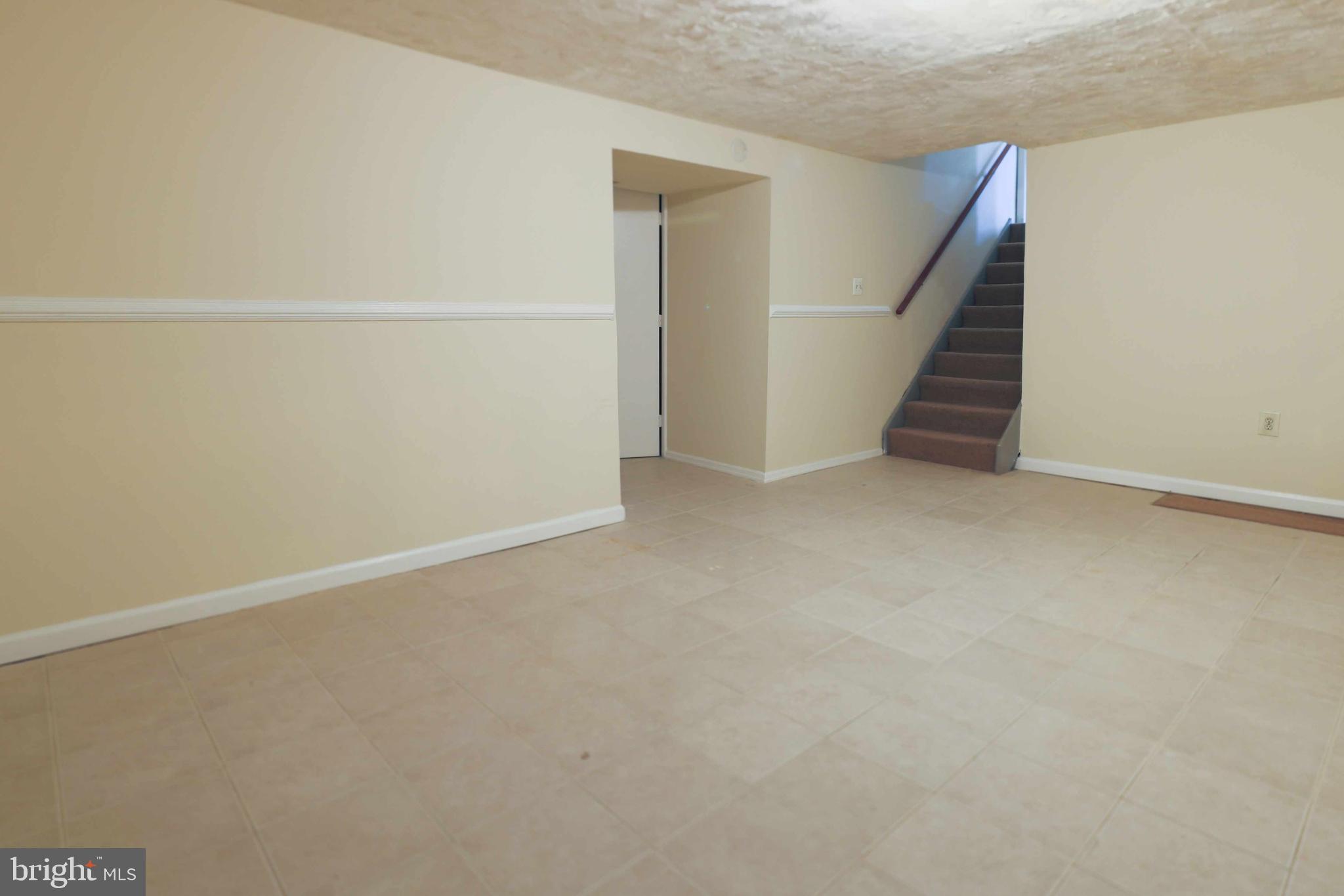 WHITE OAK MANOR - Residential