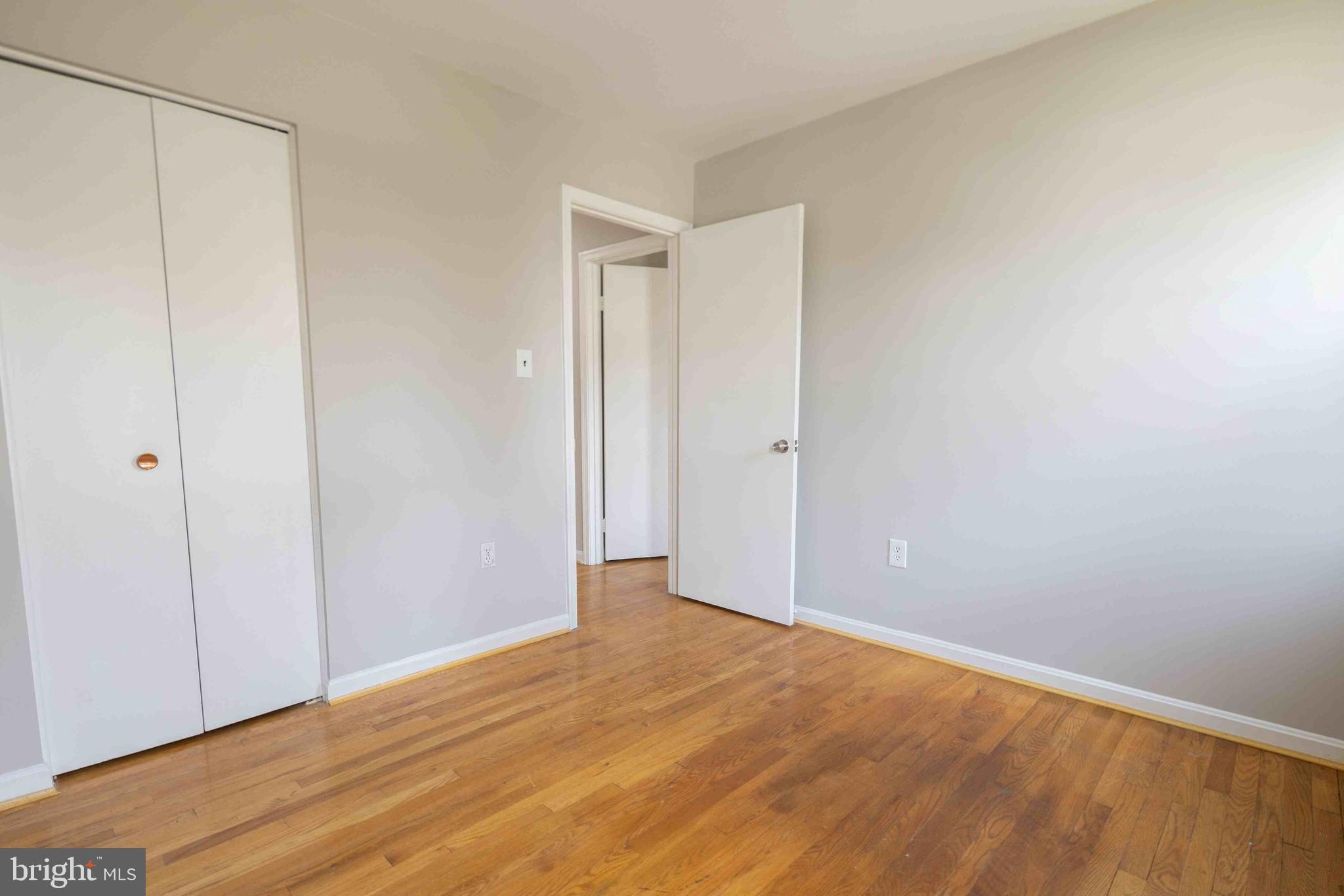 WHITE OAK MANOR - Residential