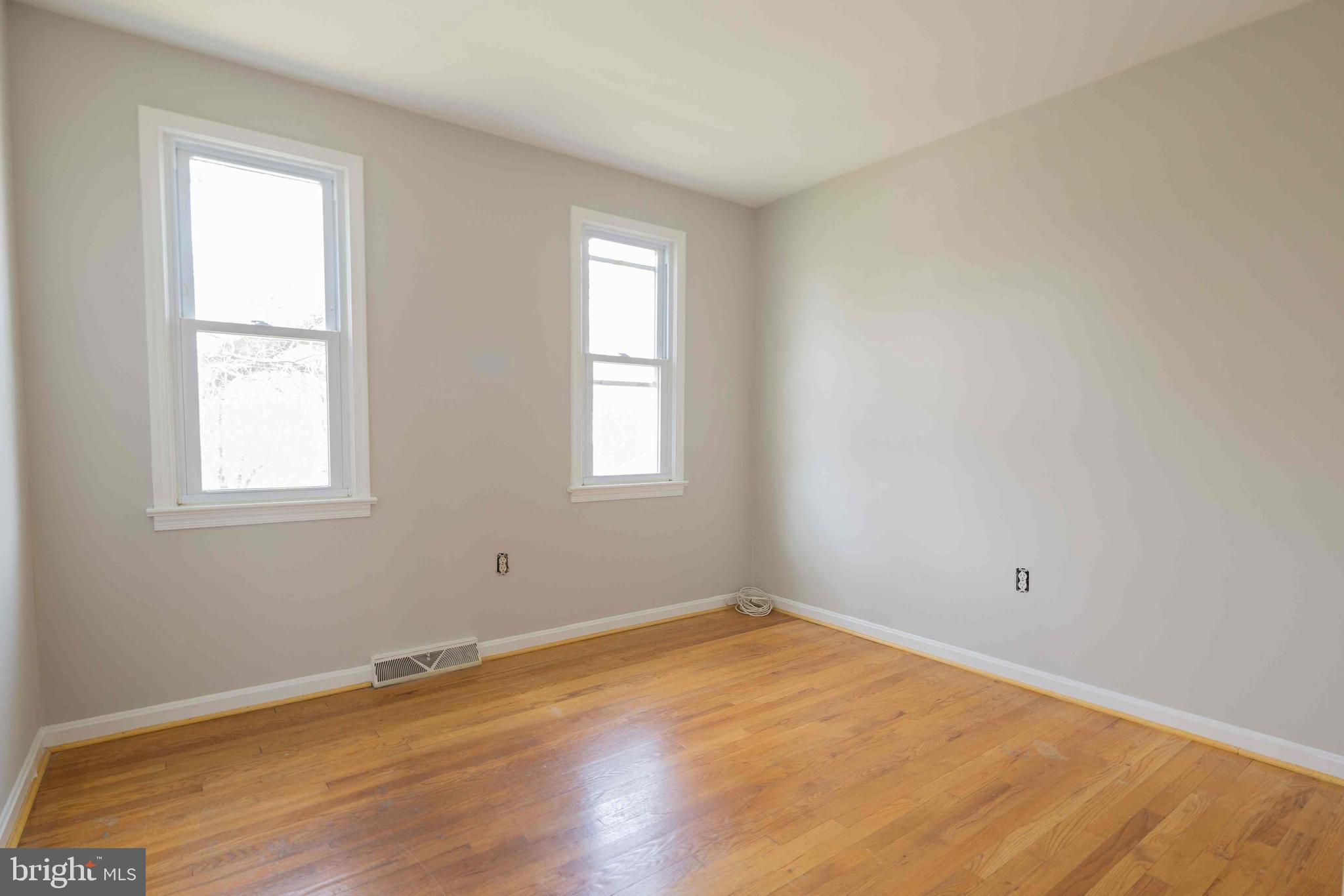 WHITE OAK MANOR - Residential