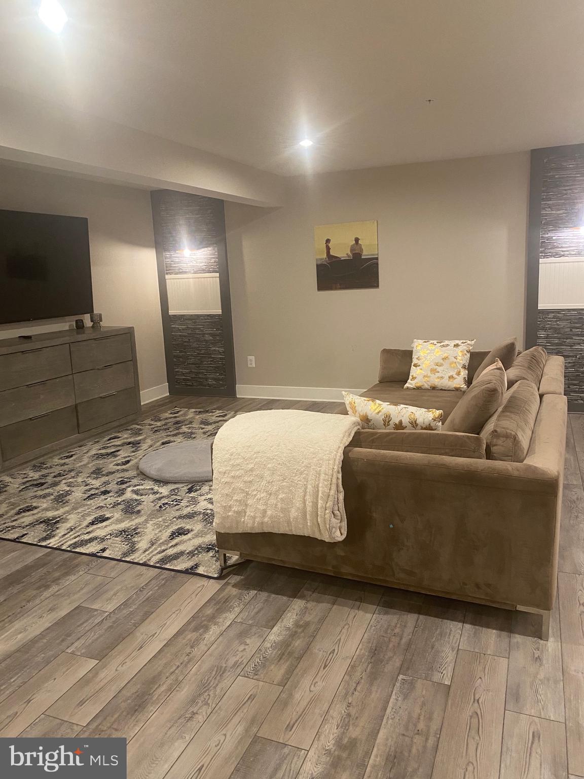 MILLERSVILLE - Residential Lease