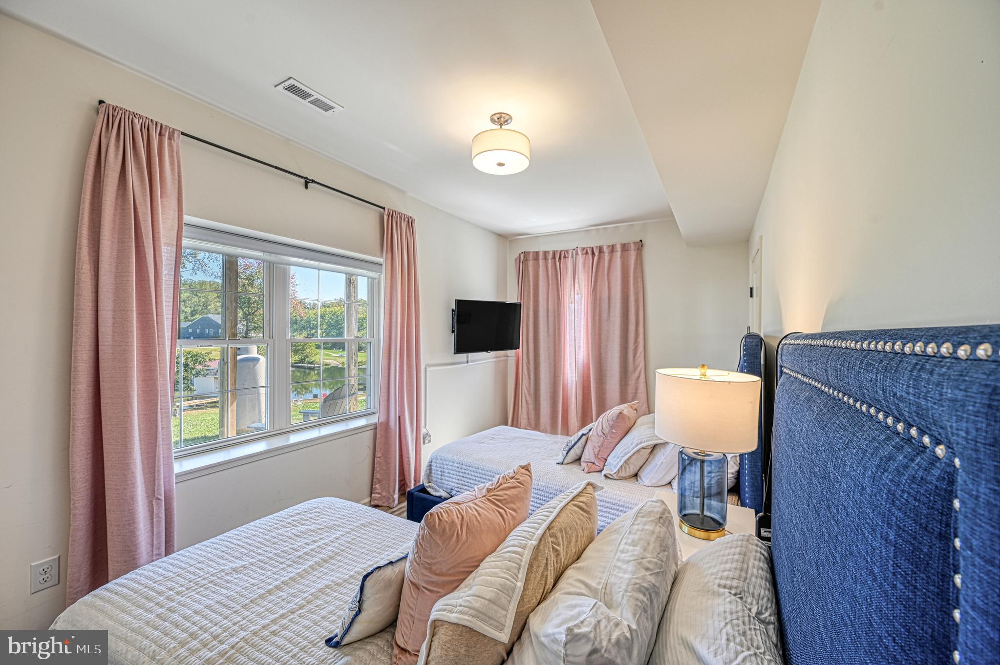 ELK CREEK LANDING - Residential