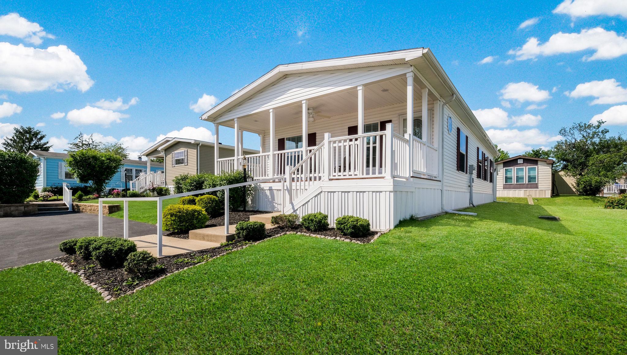 299 MEADOW CT