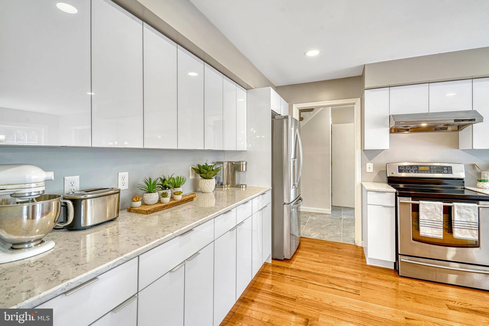 MC LEAN HAMLET - Residential