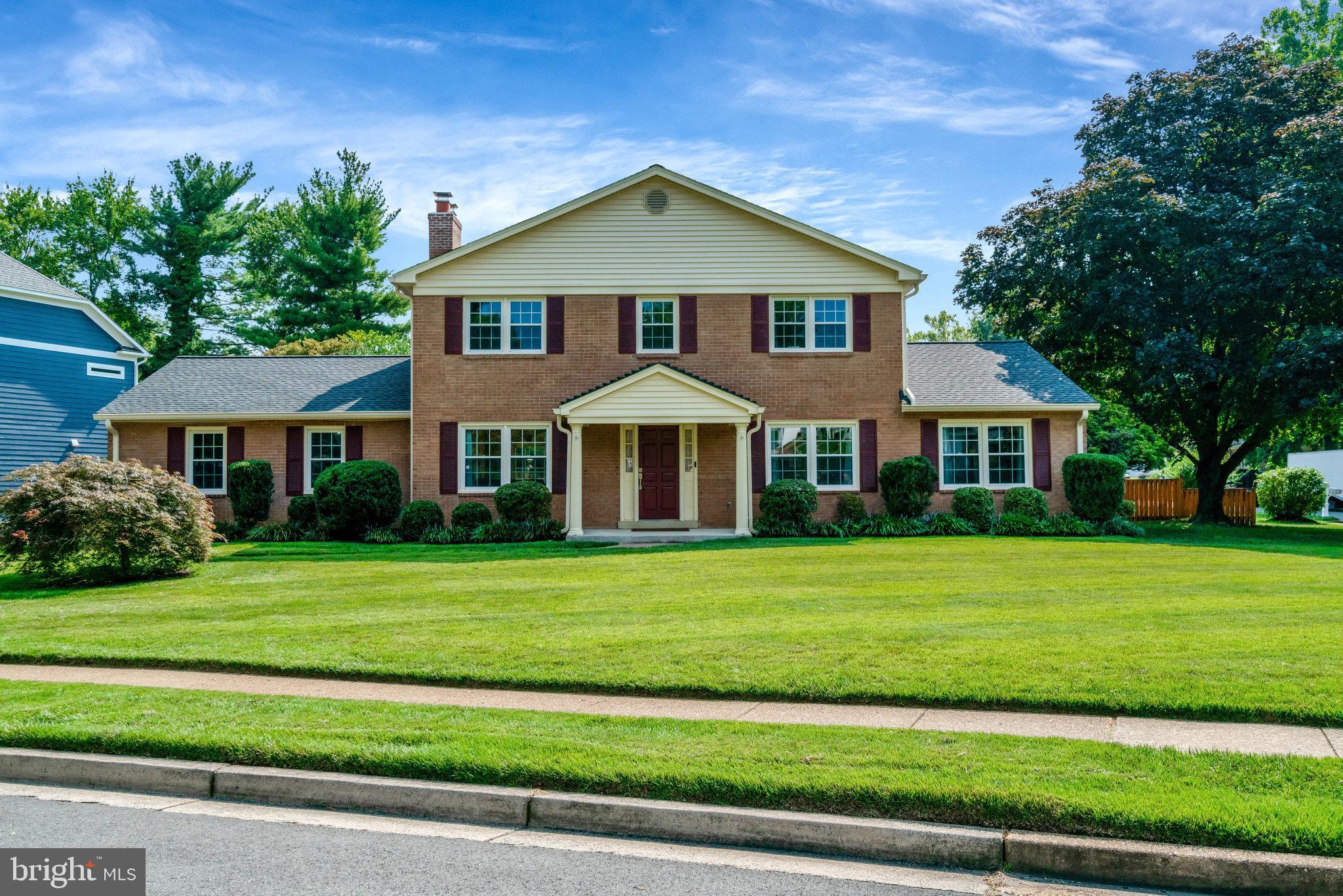 MC LEAN HAMLET - Residential