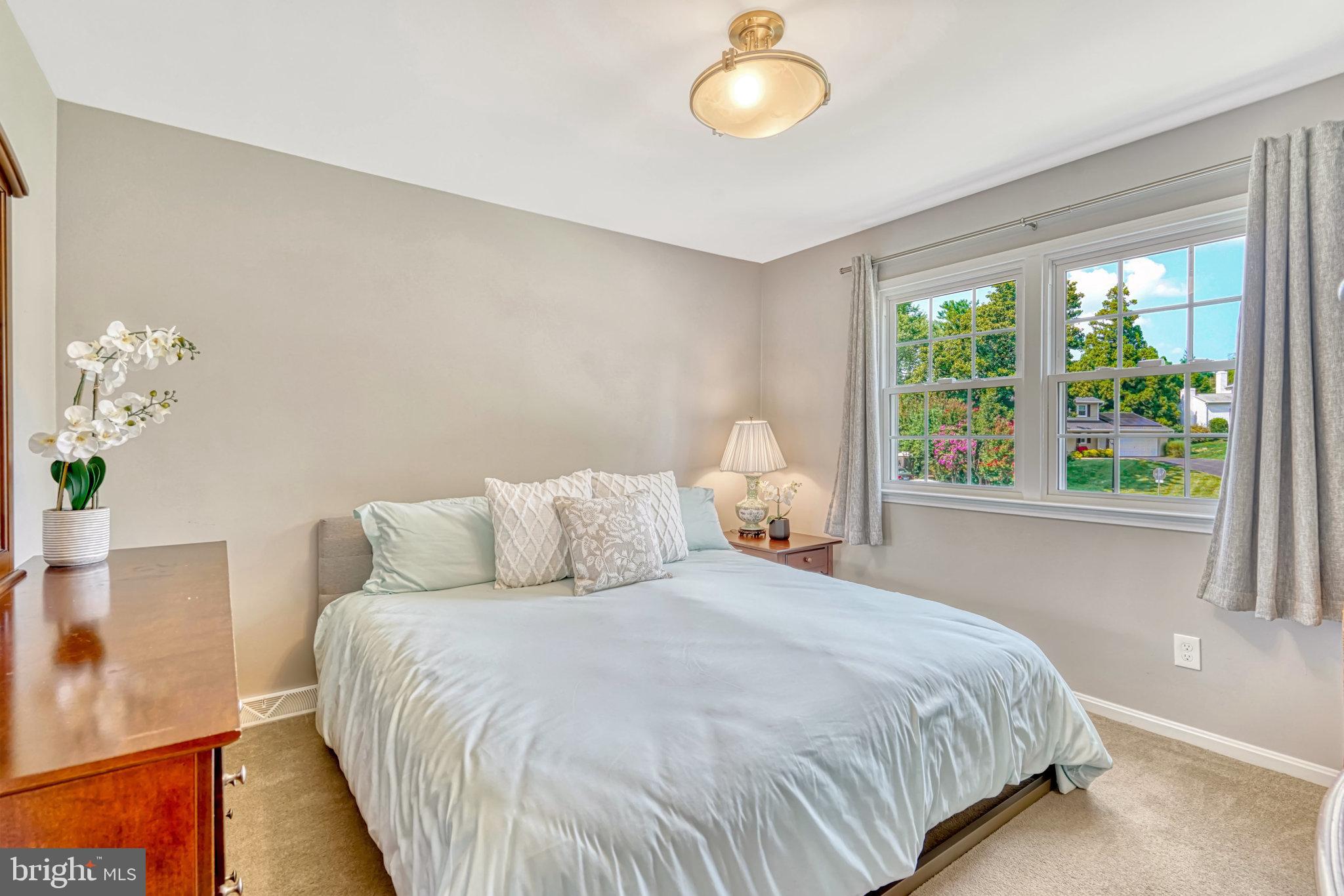 MC LEAN HAMLET - Residential