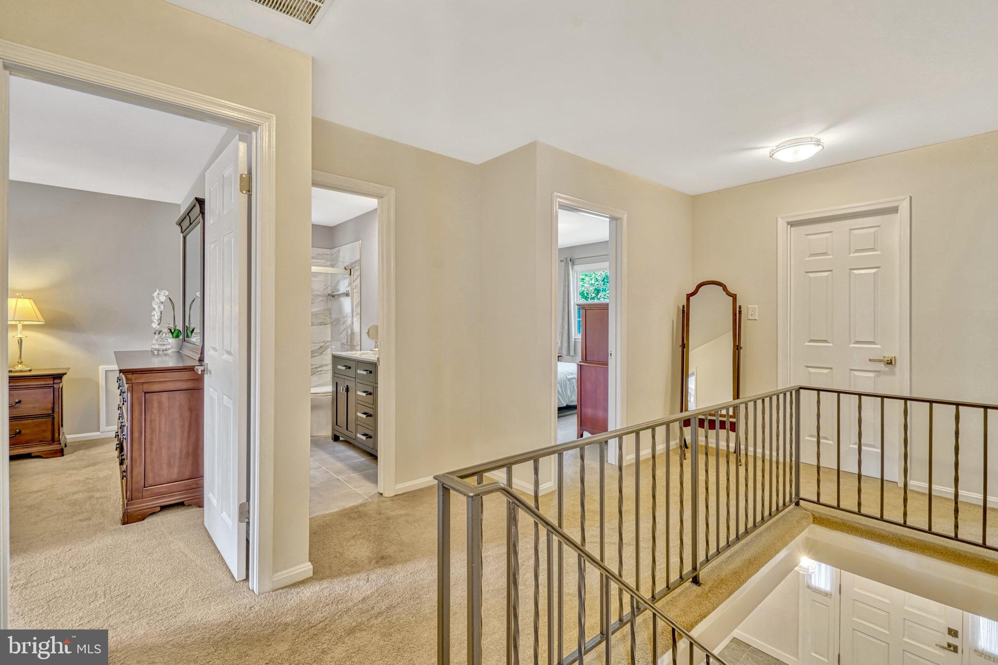 MC LEAN HAMLET - Residential