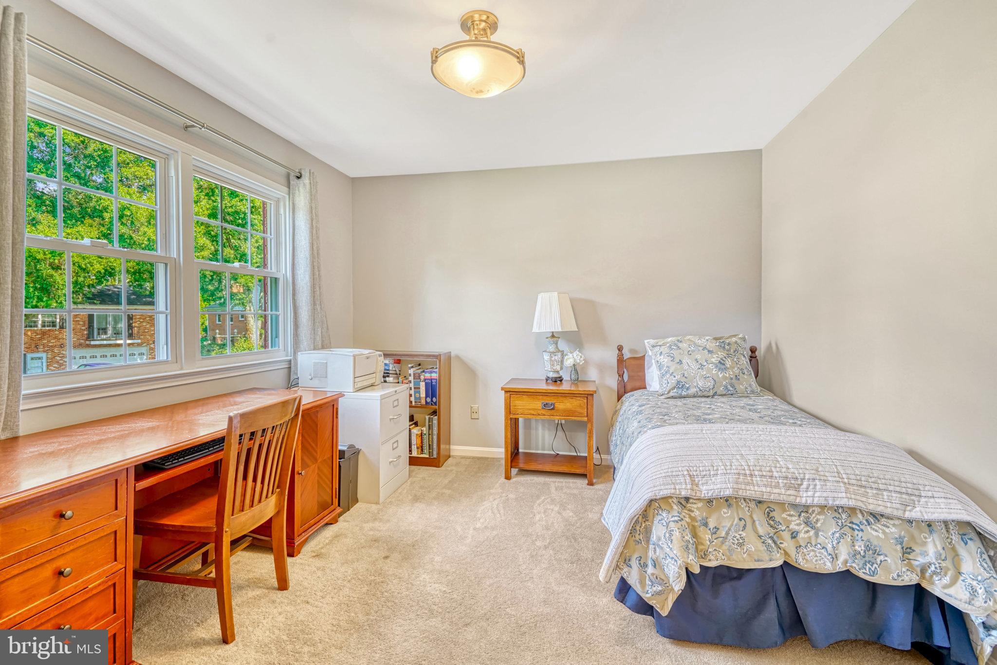 MC LEAN HAMLET - Residential