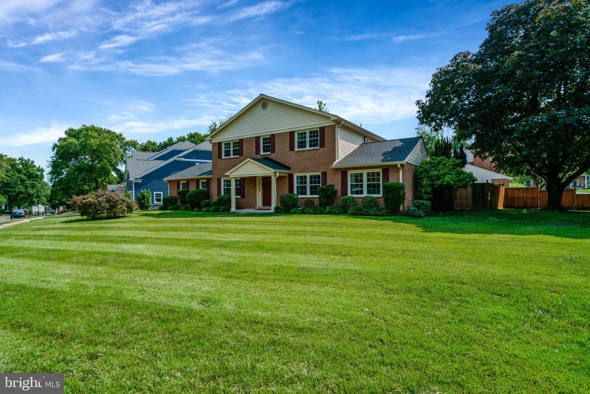 MC LEAN HAMLET - Residential