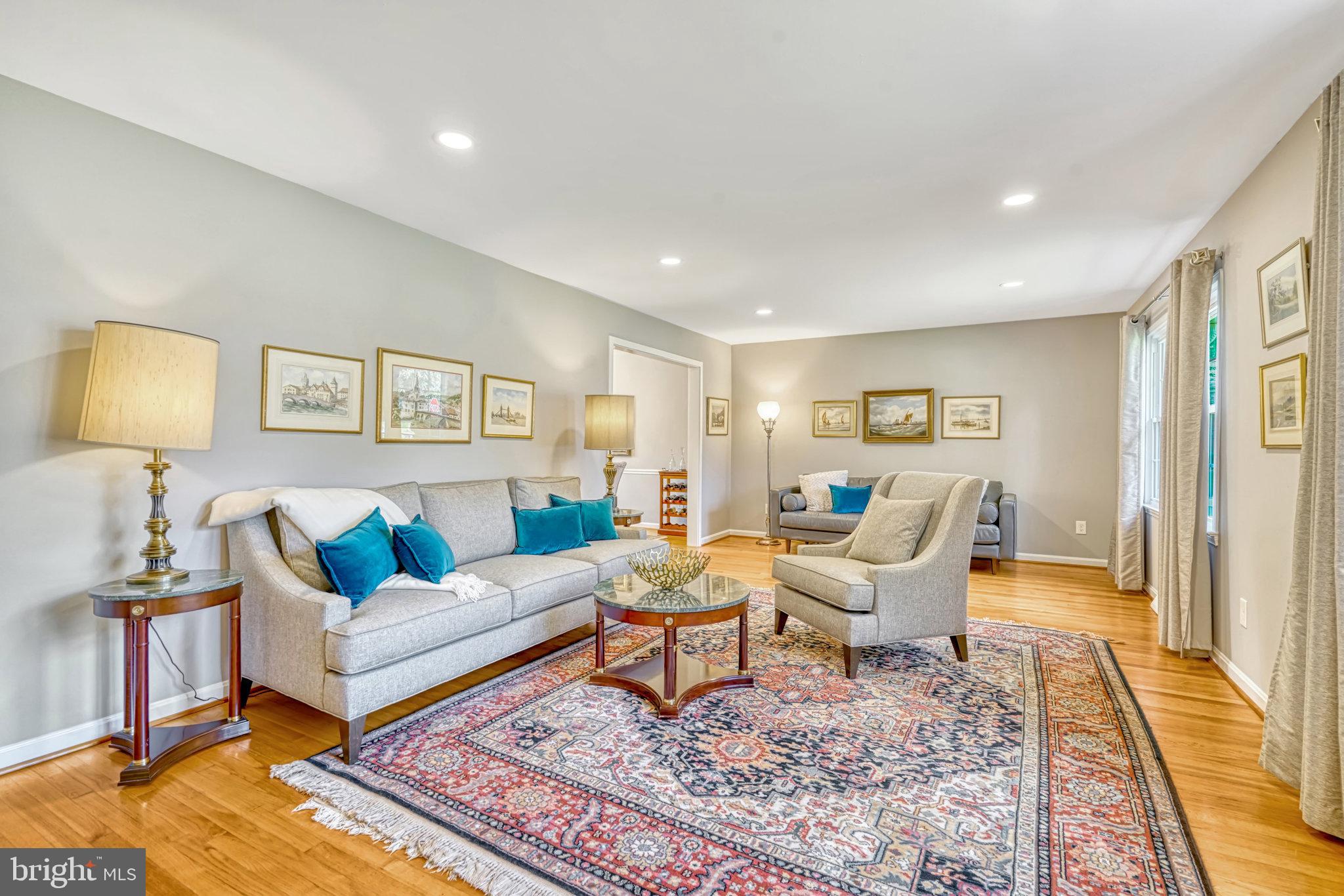 MC LEAN HAMLET - Residential