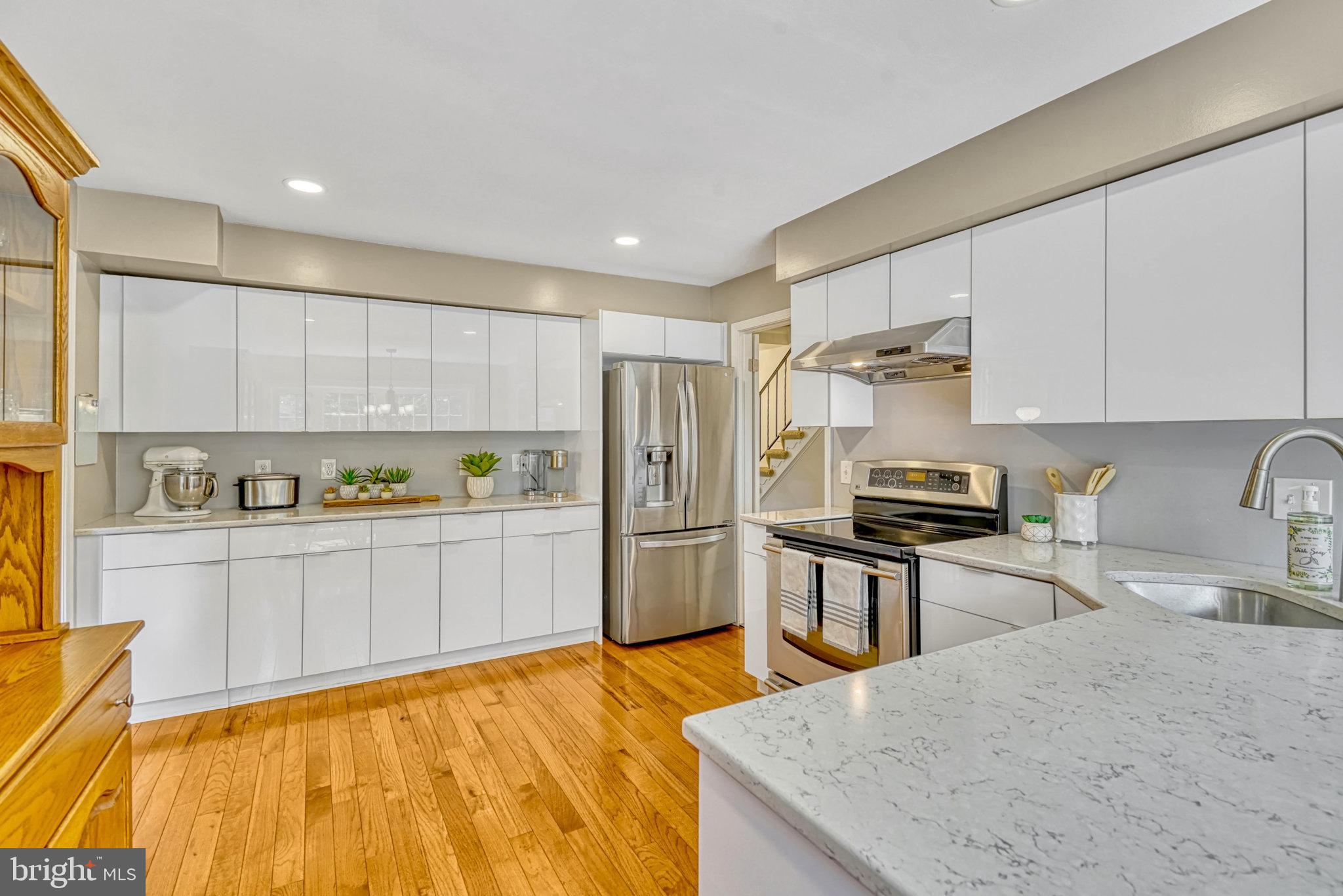 MC LEAN HAMLET - Residential