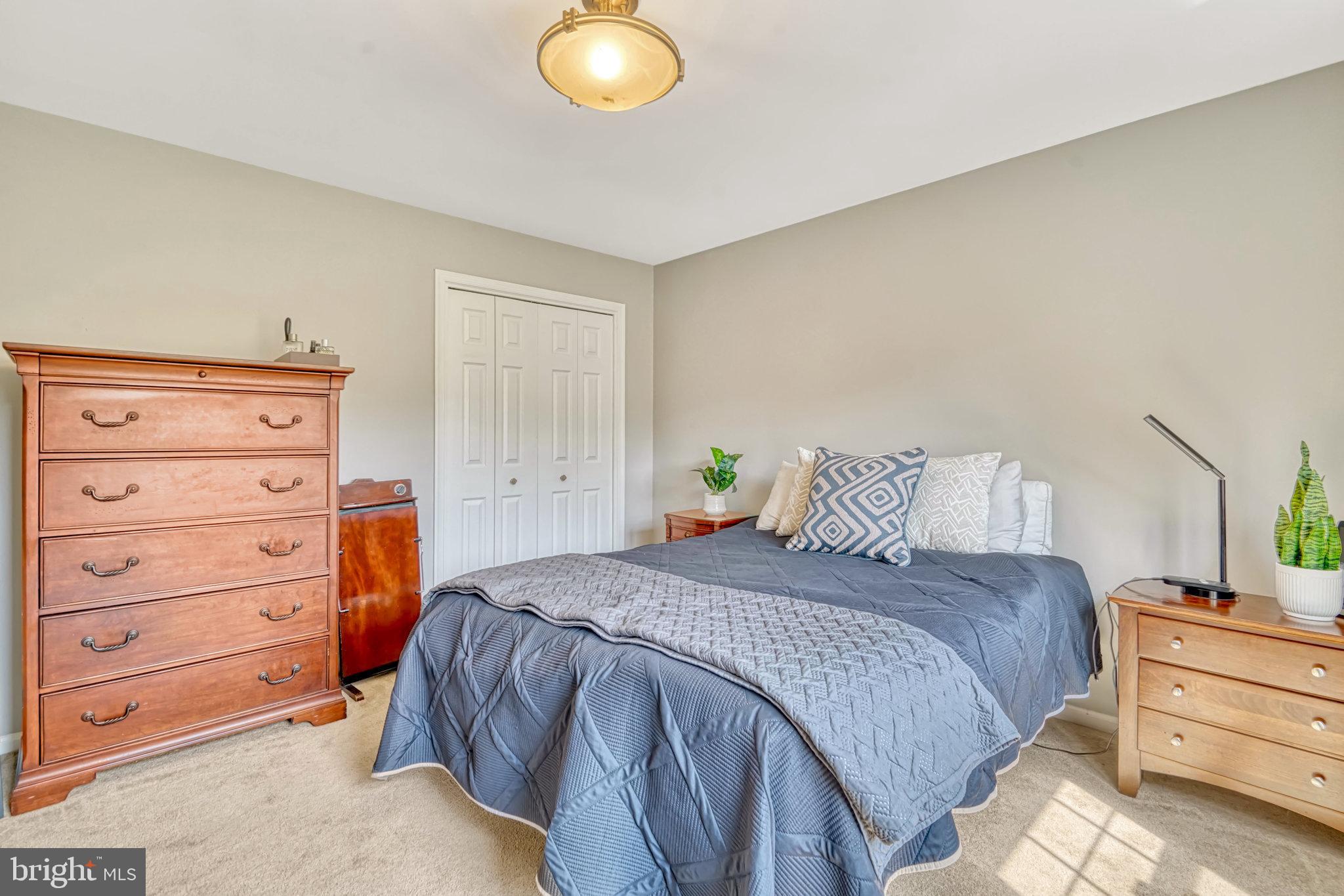 MC LEAN HAMLET - Residential