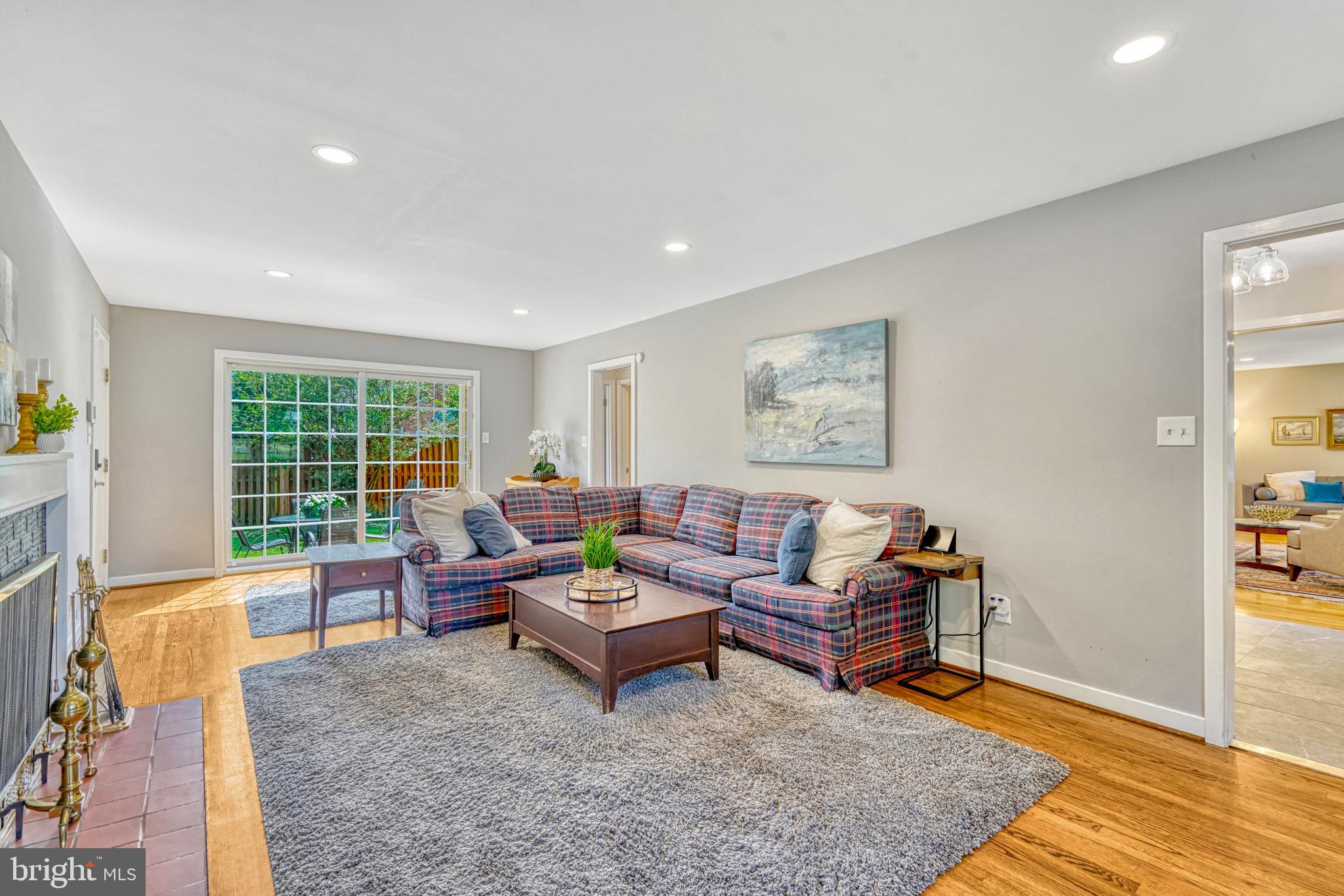 MC LEAN HAMLET - Residential