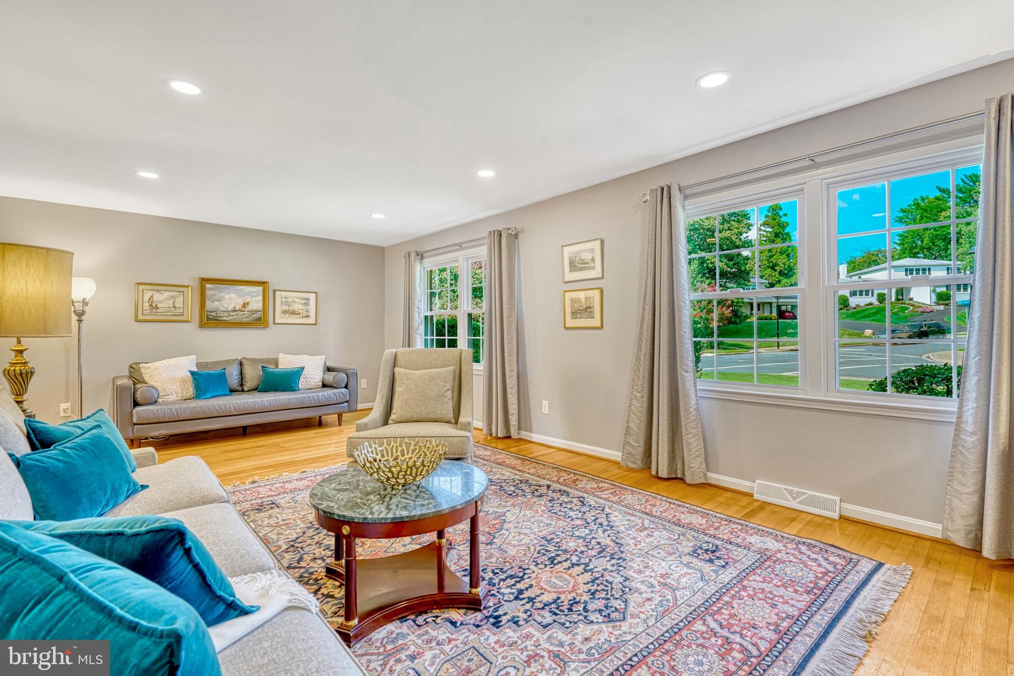 MC LEAN HAMLET - Residential