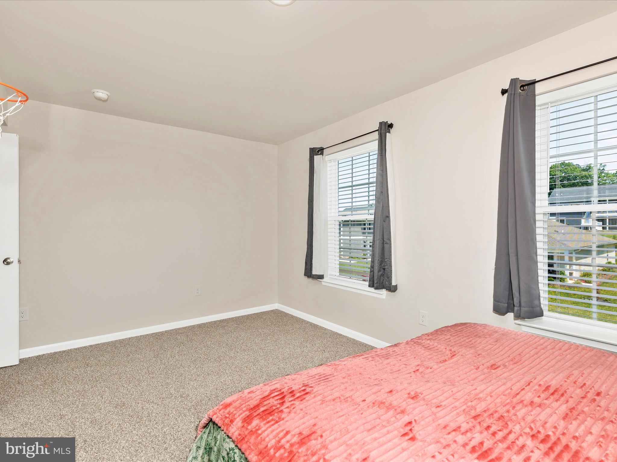 RED HILL - Residential