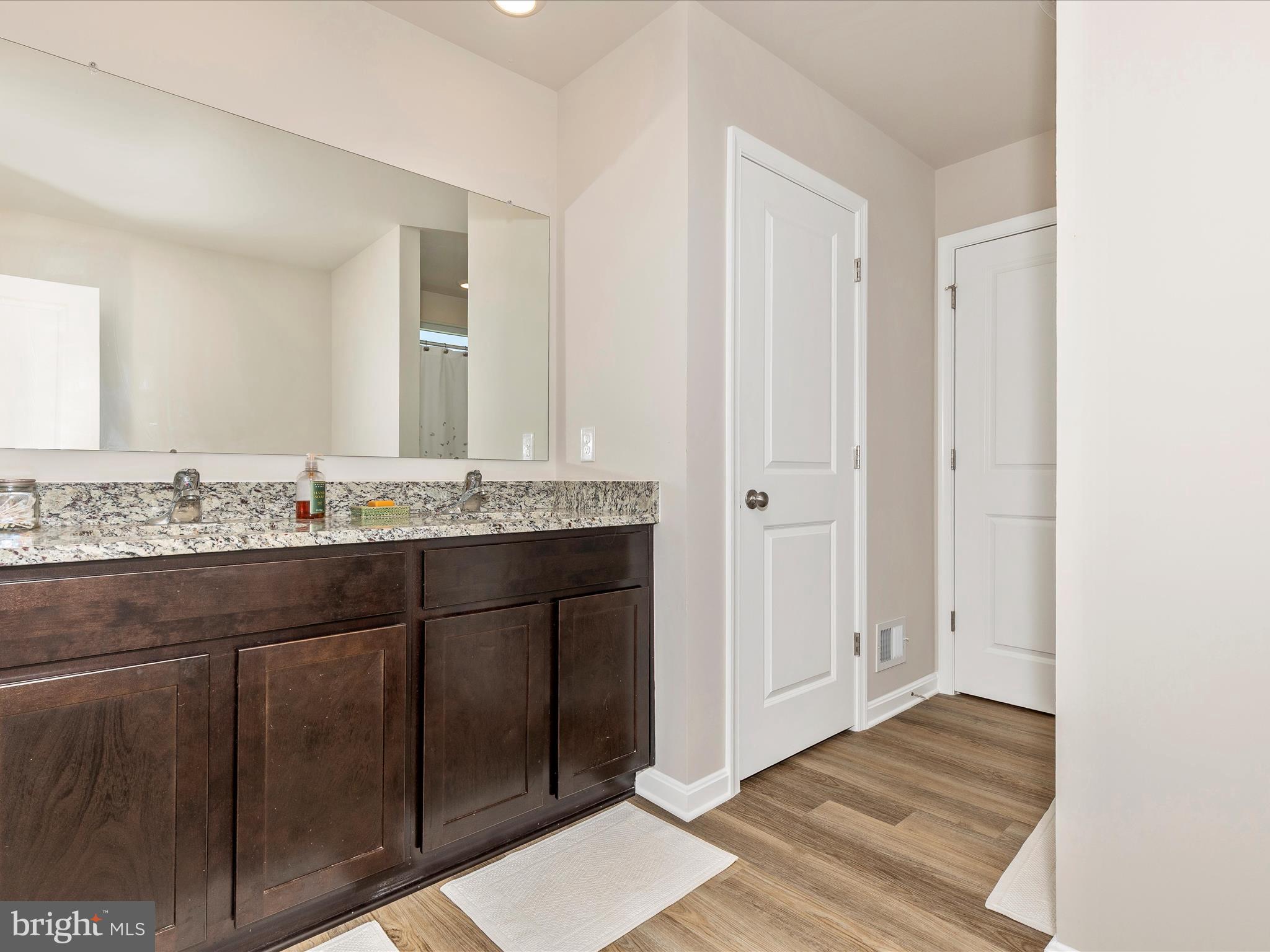 RED HILL - Residential