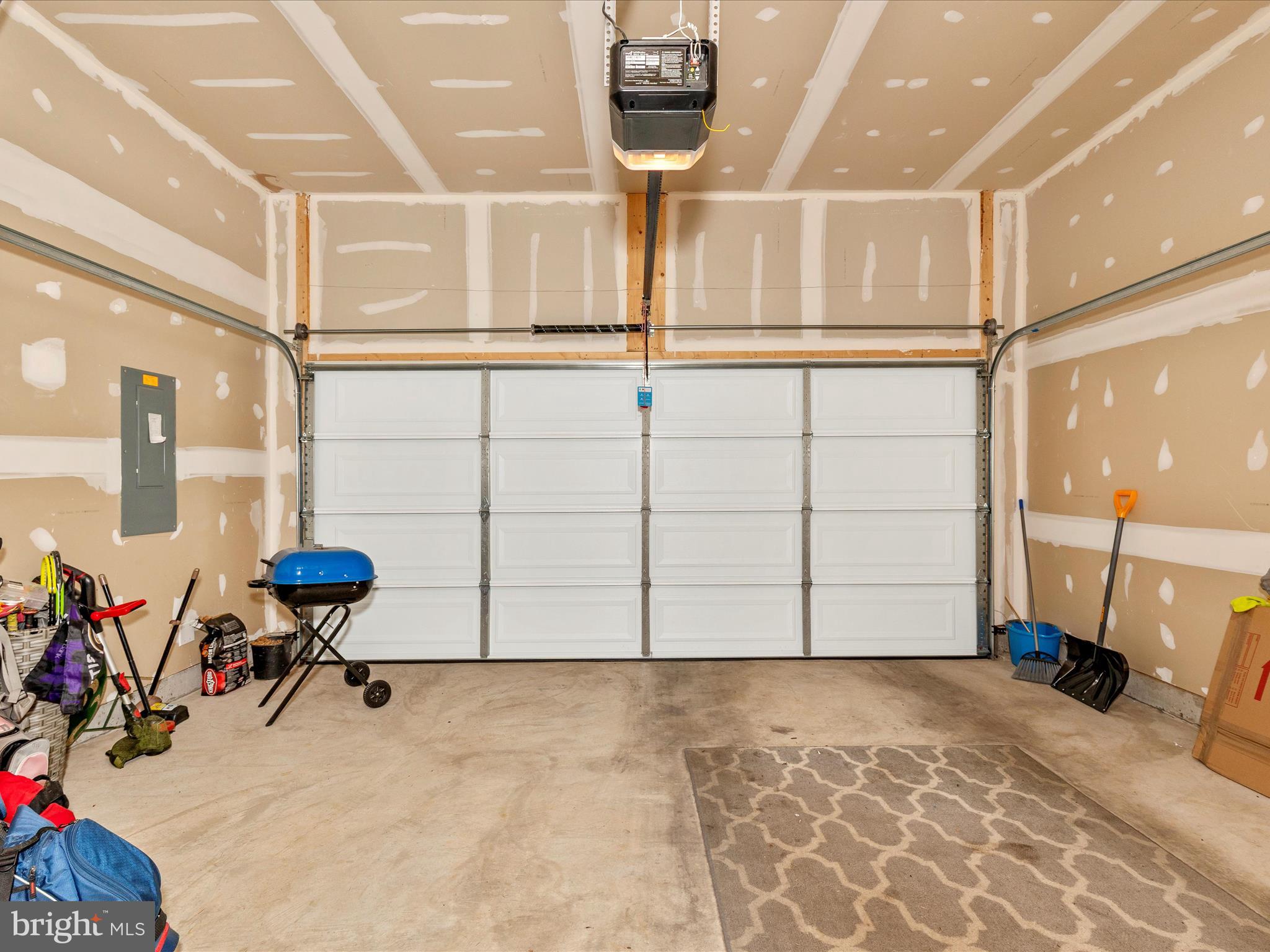 RED HILL - Residential