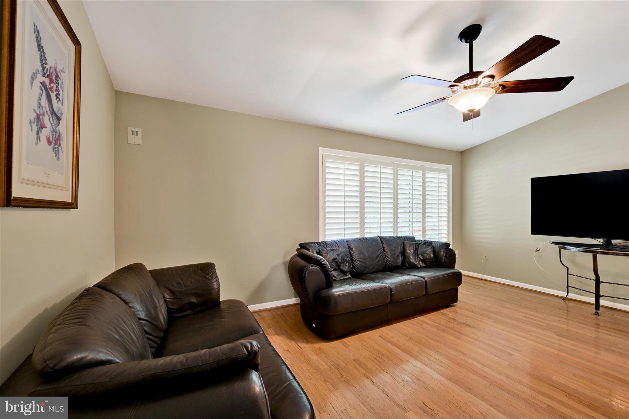2 LAMPLIGHTER COURT 2