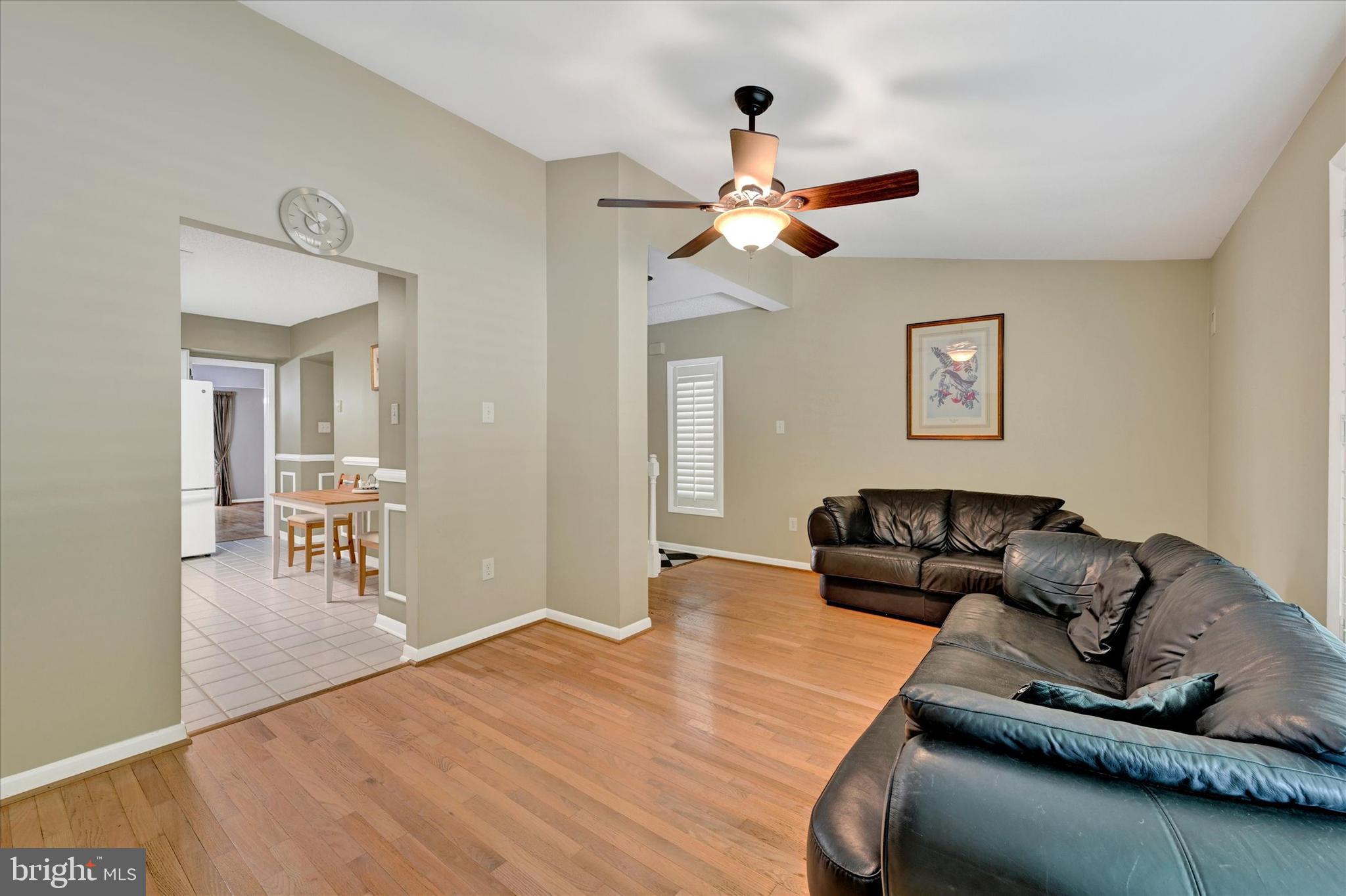 2 LAMPLIGHTER COURT 2