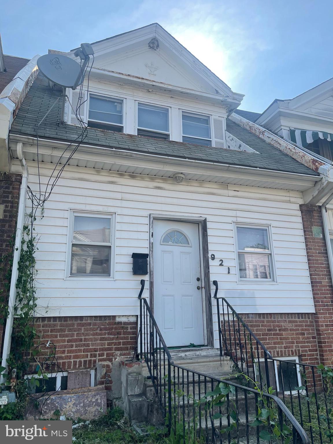 Investor Alert! Great 3 bedroom with enclosed front porch, rear fenced in yard. Being sold in as-is condition.
