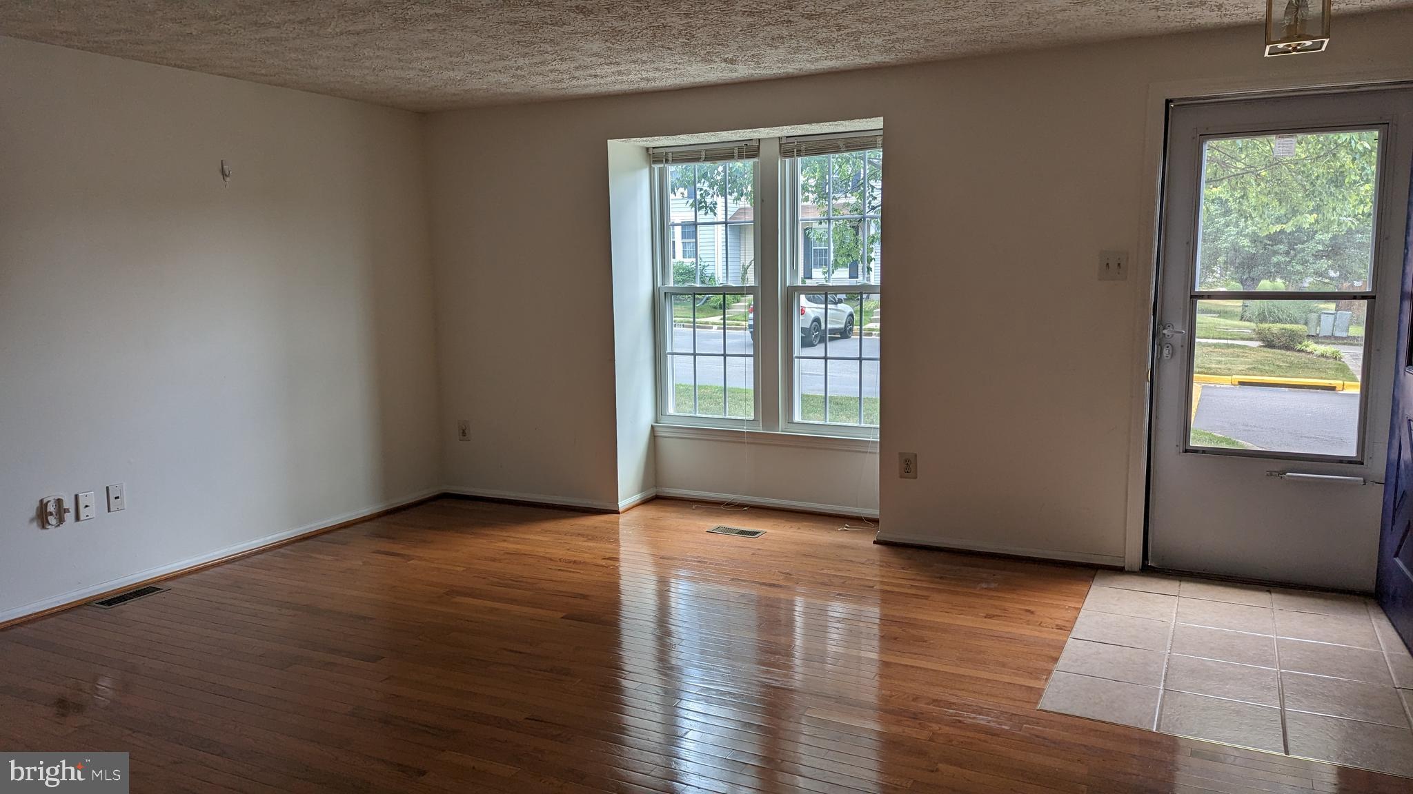 DEERFIELD - Residential Lease