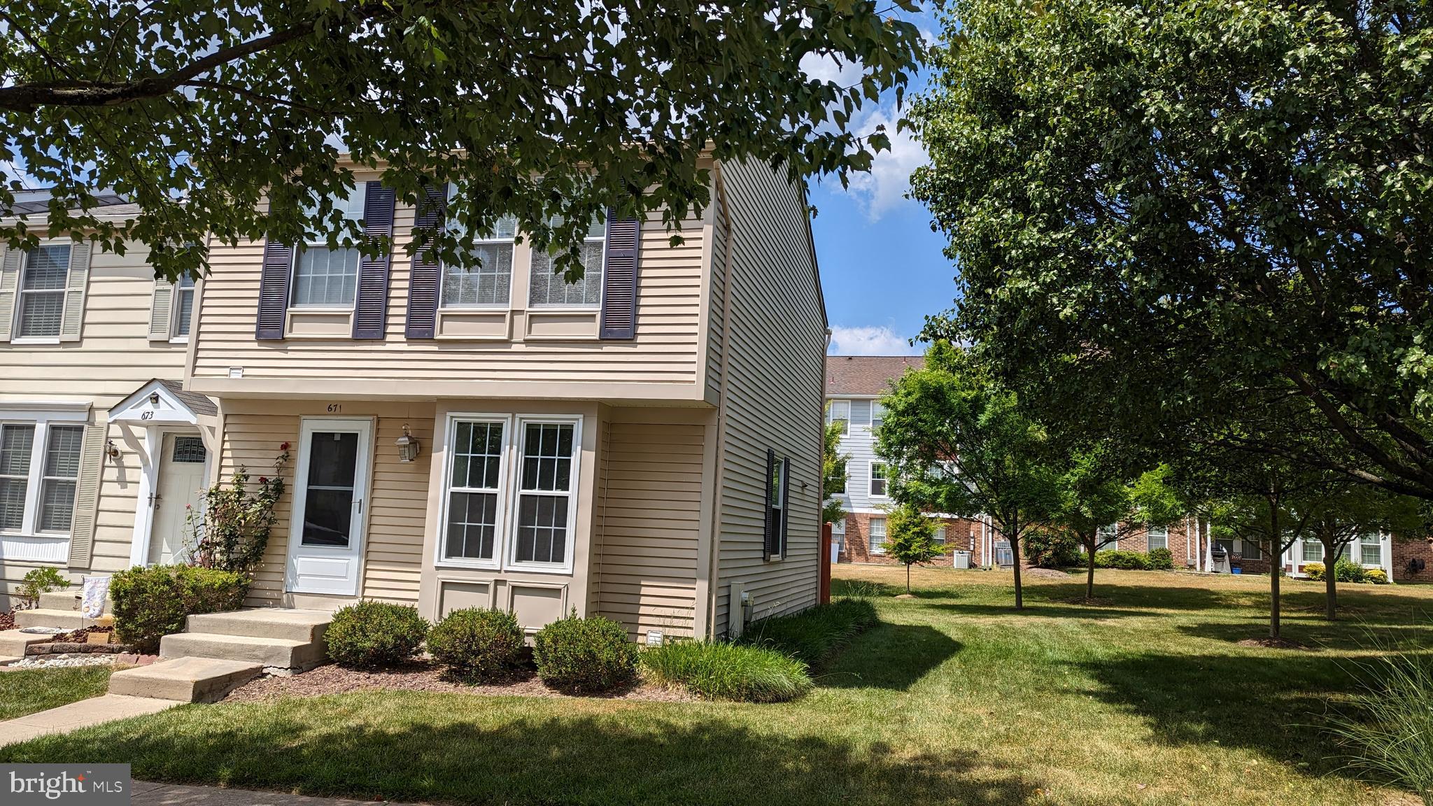 DEERFIELD - Residential Lease