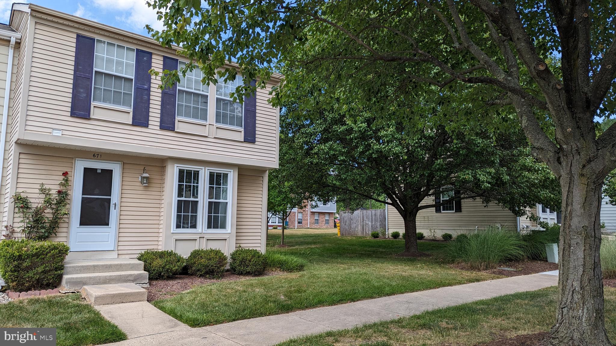 DEERFIELD - Residential Lease