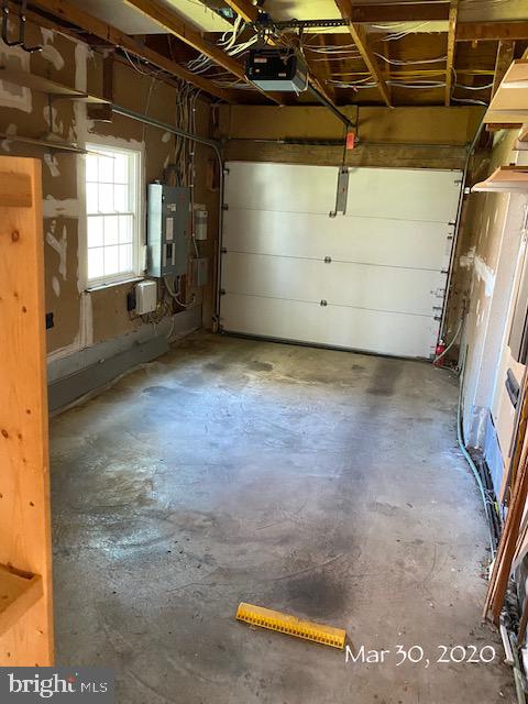 WESTHAMPTON - Residential Lease