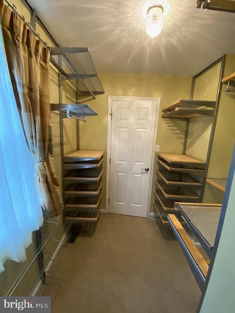 WESTHAMPTON - Residential Lease