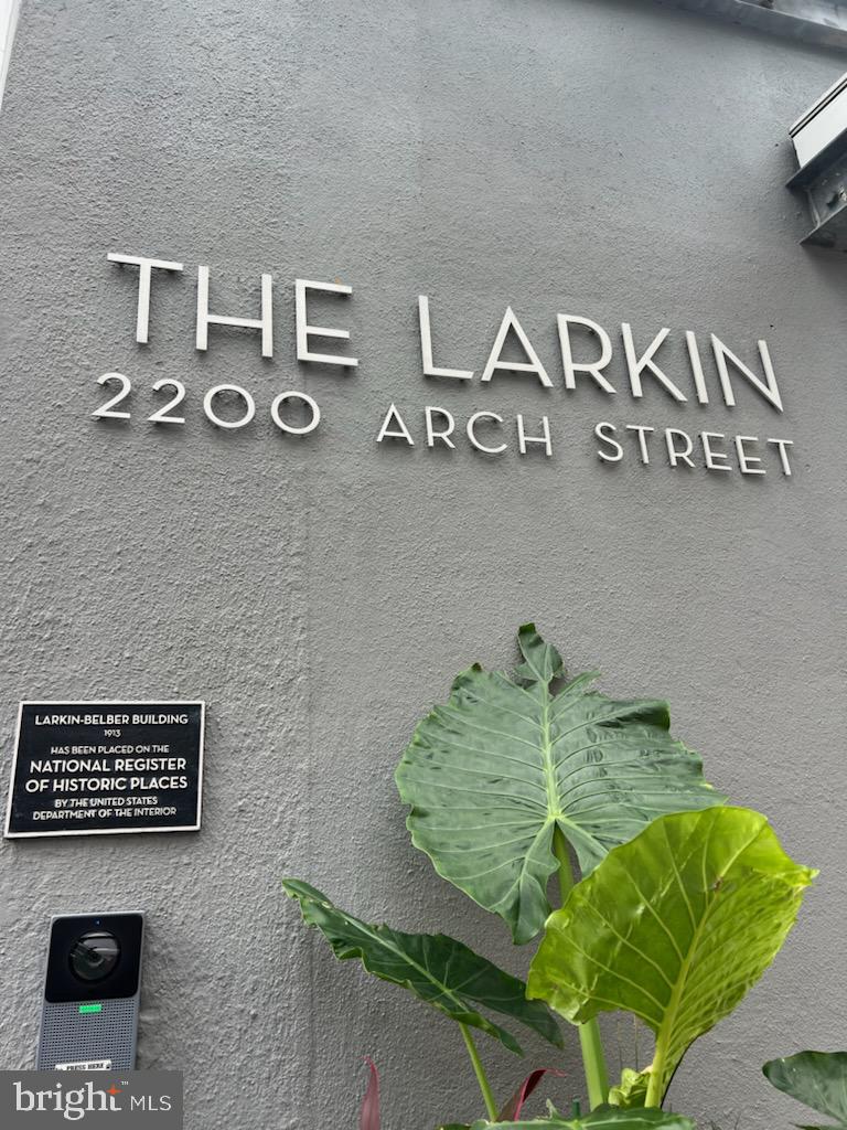 2200 ARCH STREET 28 505