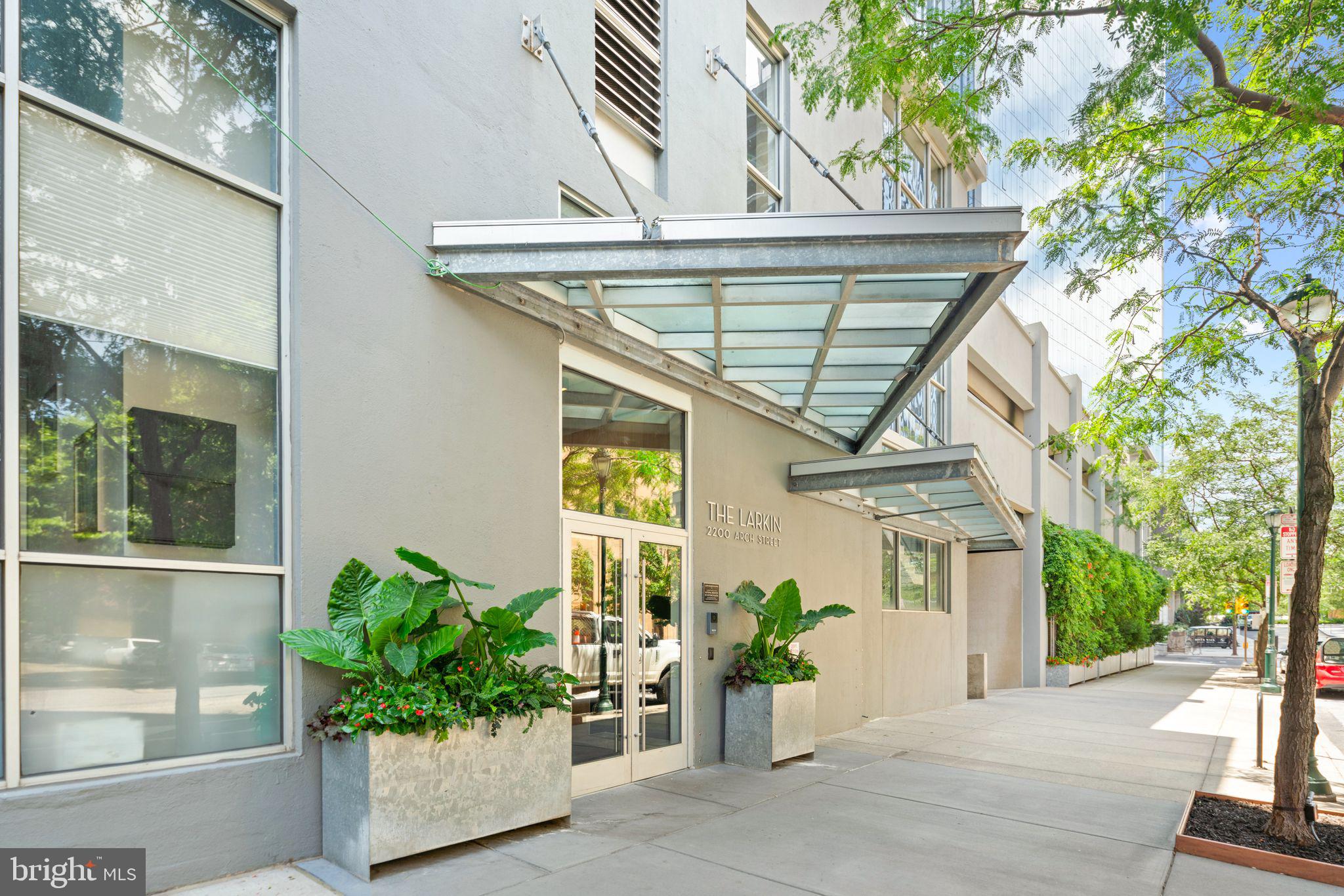 2200 ARCH STREET 28 505