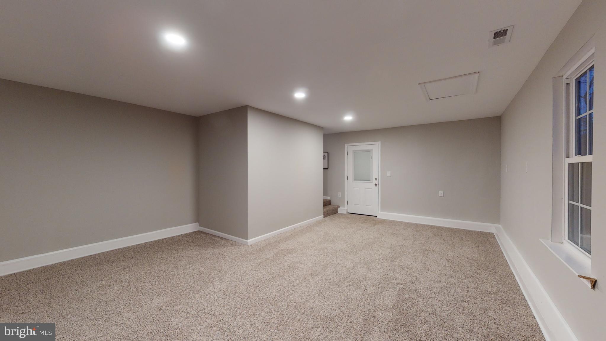 GOLDEN BEACH - Residential