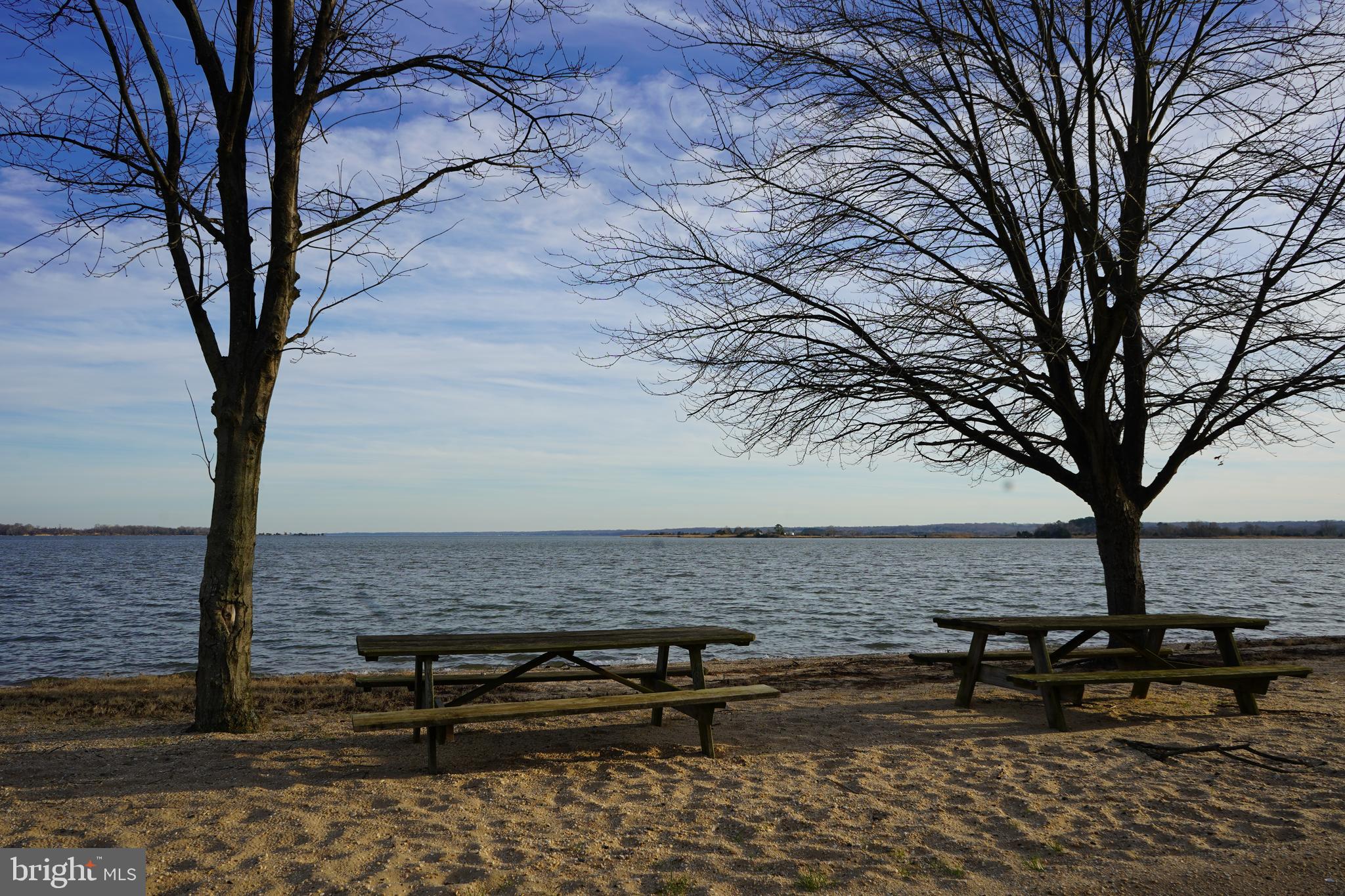 GOLDEN BEACH - Residential