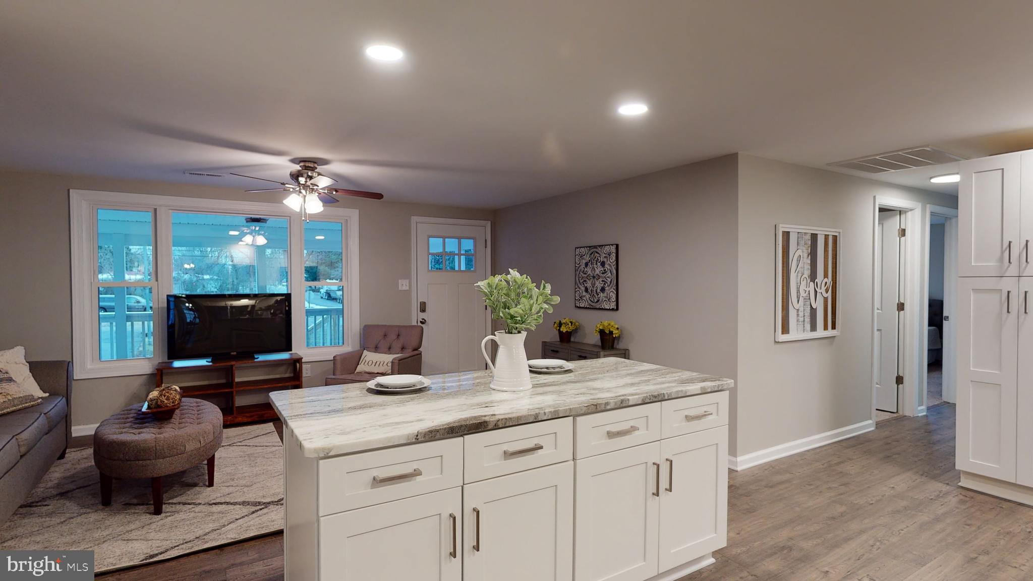 GOLDEN BEACH - Residential