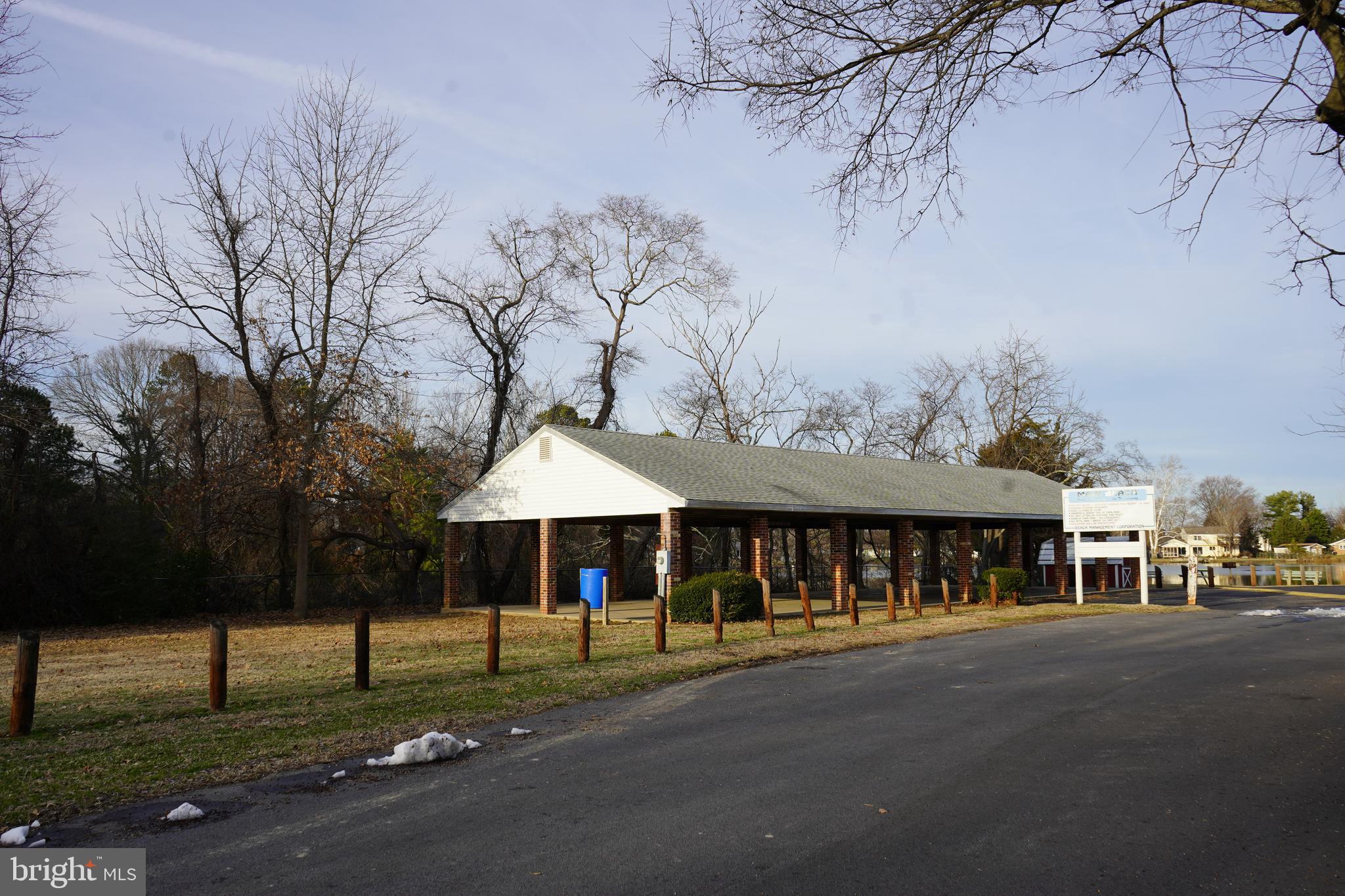 GOLDEN BEACH - Residential