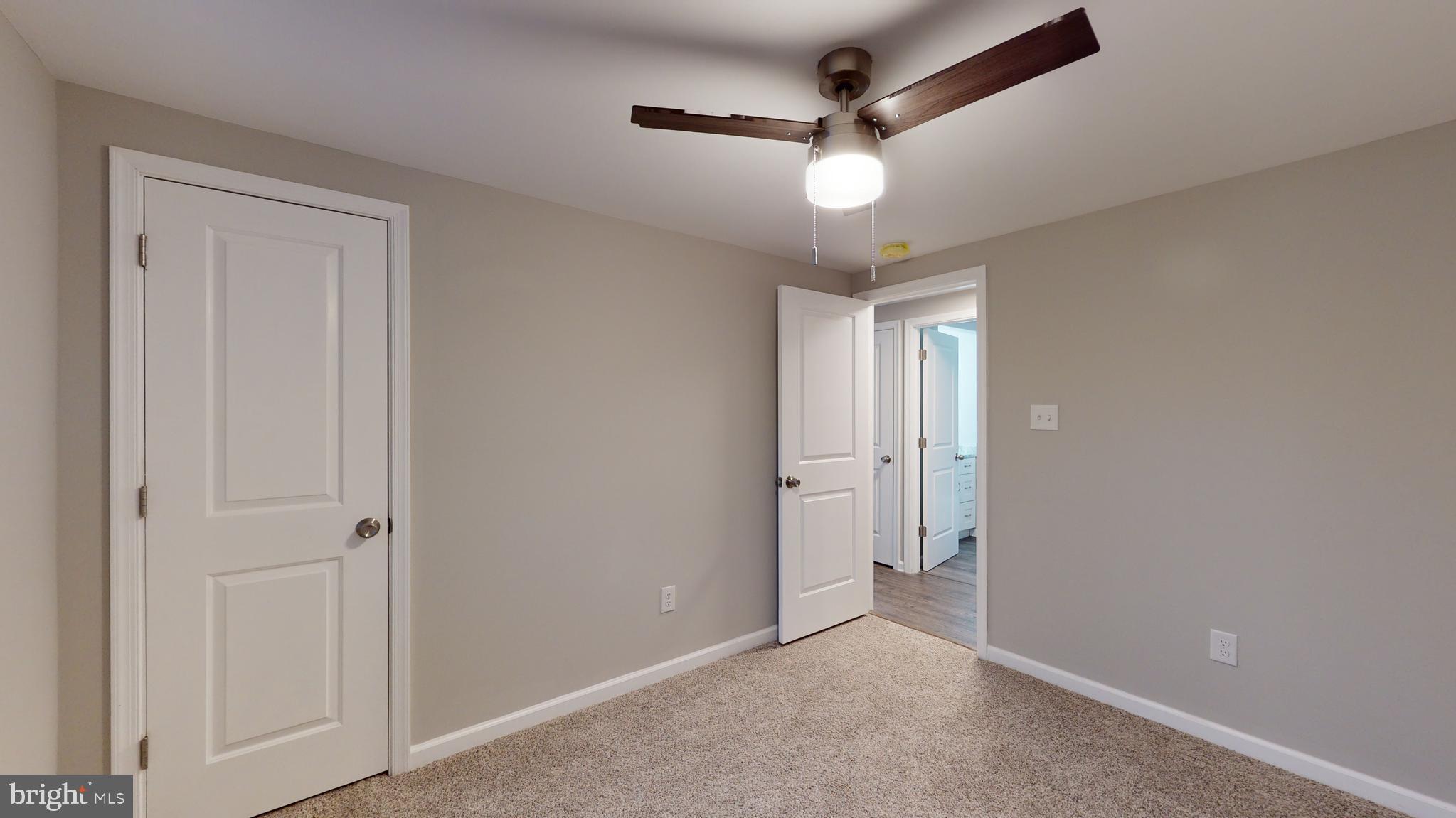 GOLDEN BEACH - Residential