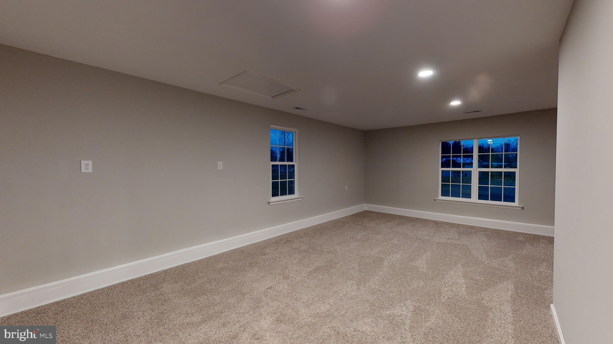 GOLDEN BEACH - Residential